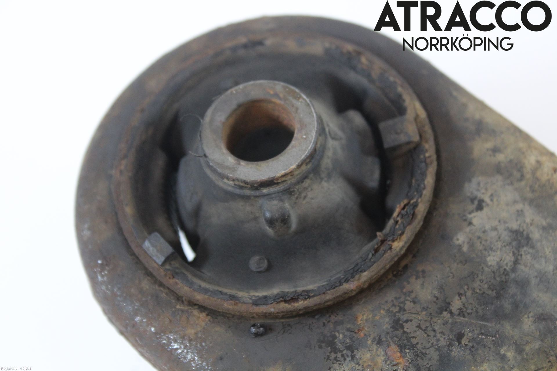 Toyota AVENSIS 09-15 Bärarm Fram Undre Vä