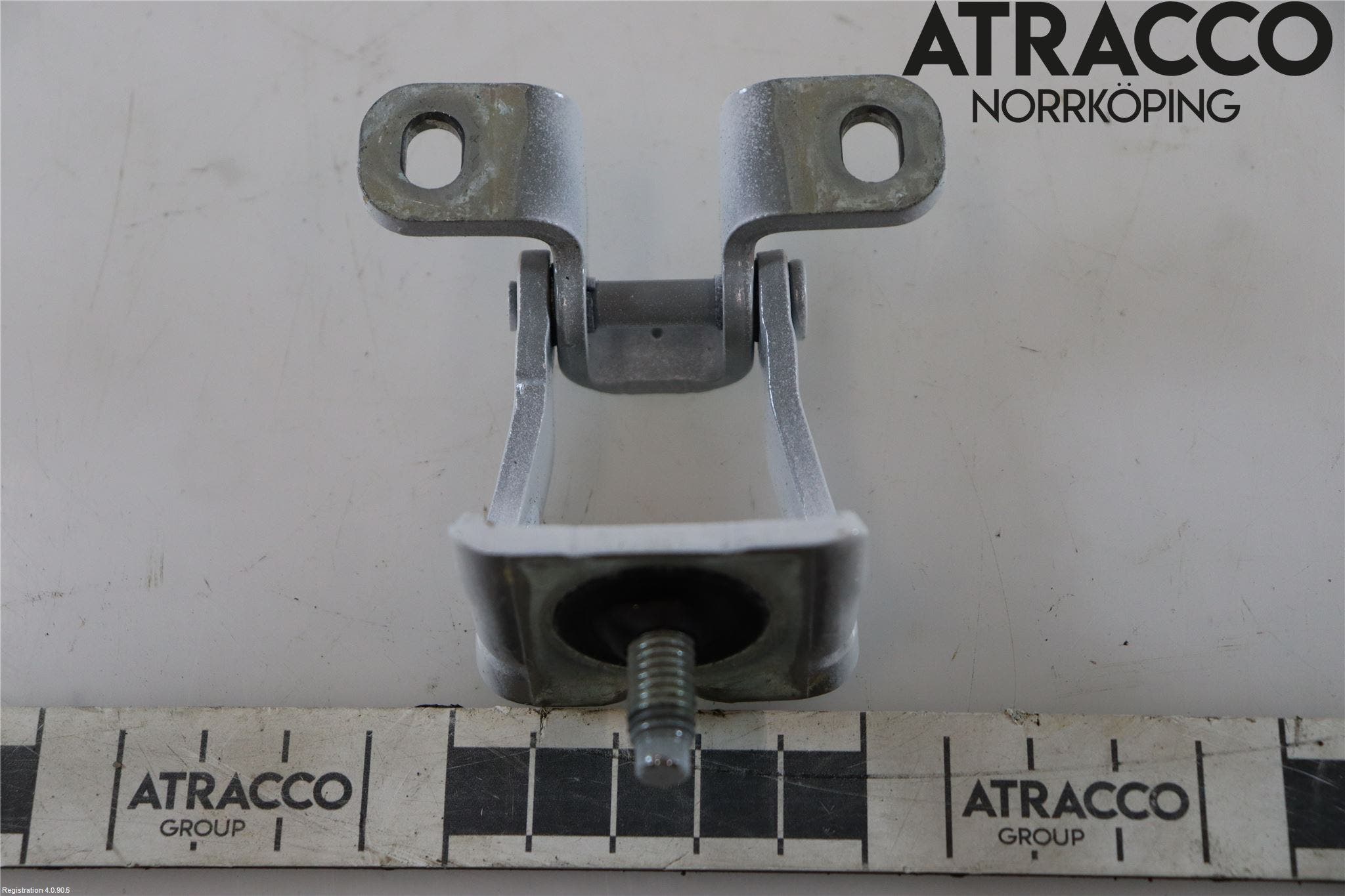 Audi A1 19- Bakluckegångjärn Hö