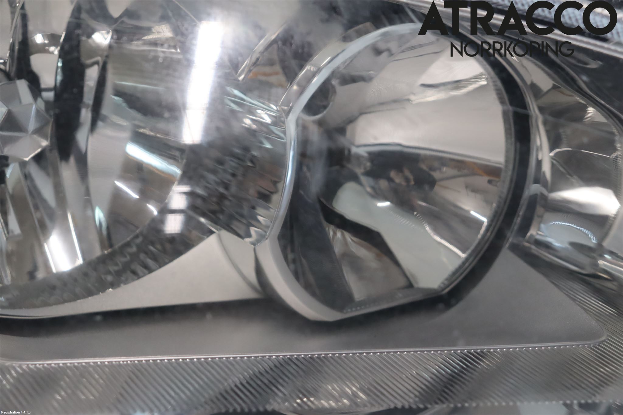 Ford FOCUS     04-07 Strålkastare Höger