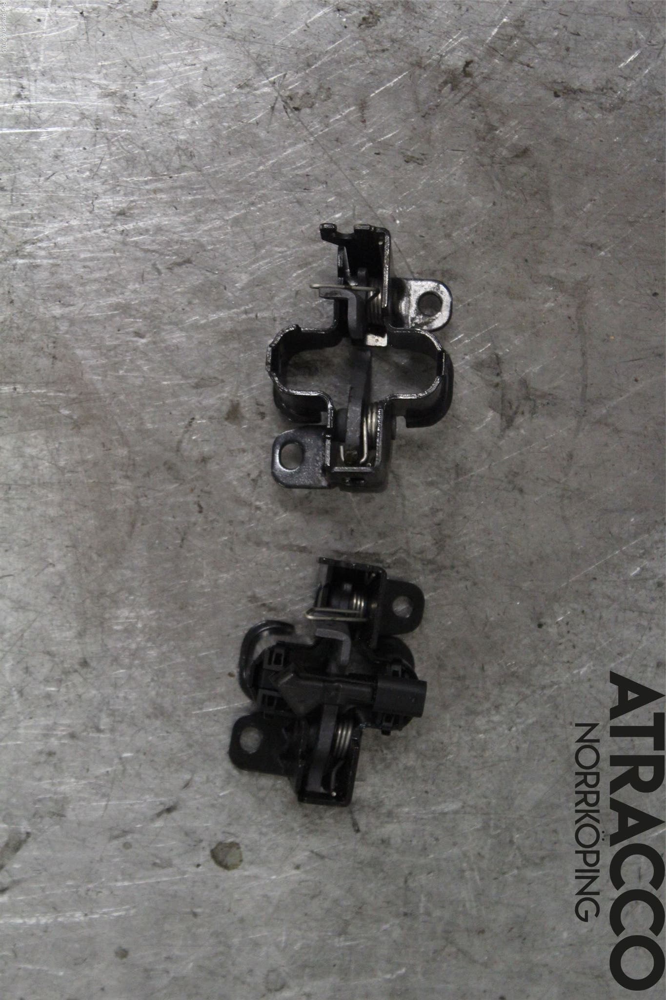 Mercedes-Benz MB C (203) 00-07 Huvlås