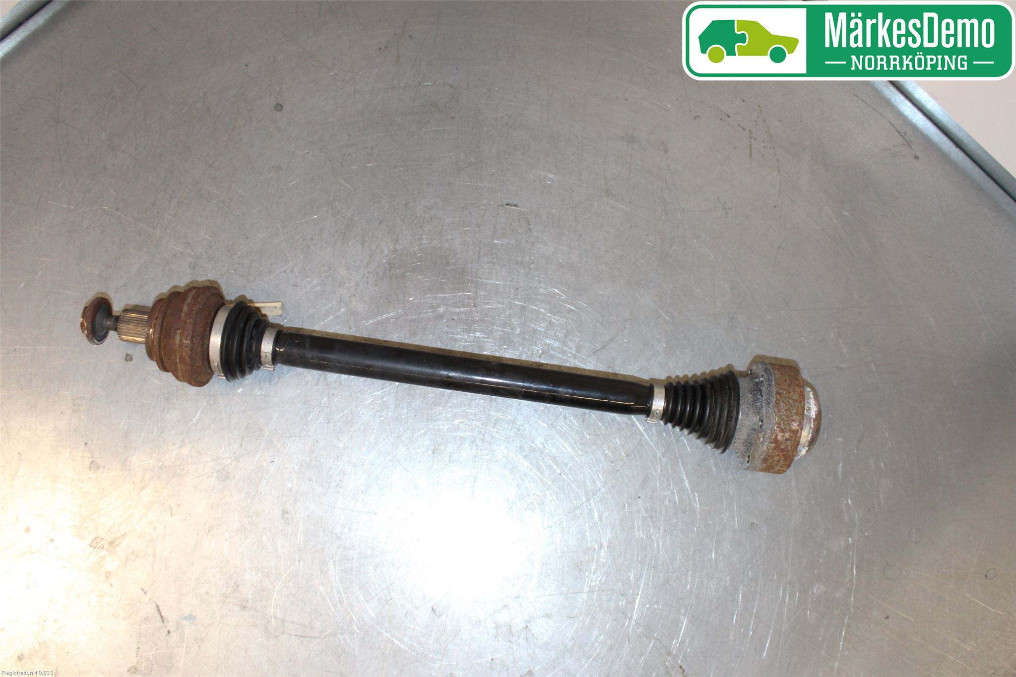 Audi A4/S4 B9 16-19 Drivaxel Bak Höger