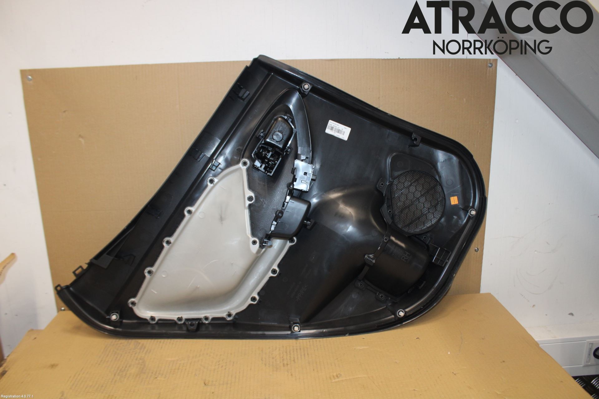 Toyota YARIS XP21 20- Dörrklädsel Hö