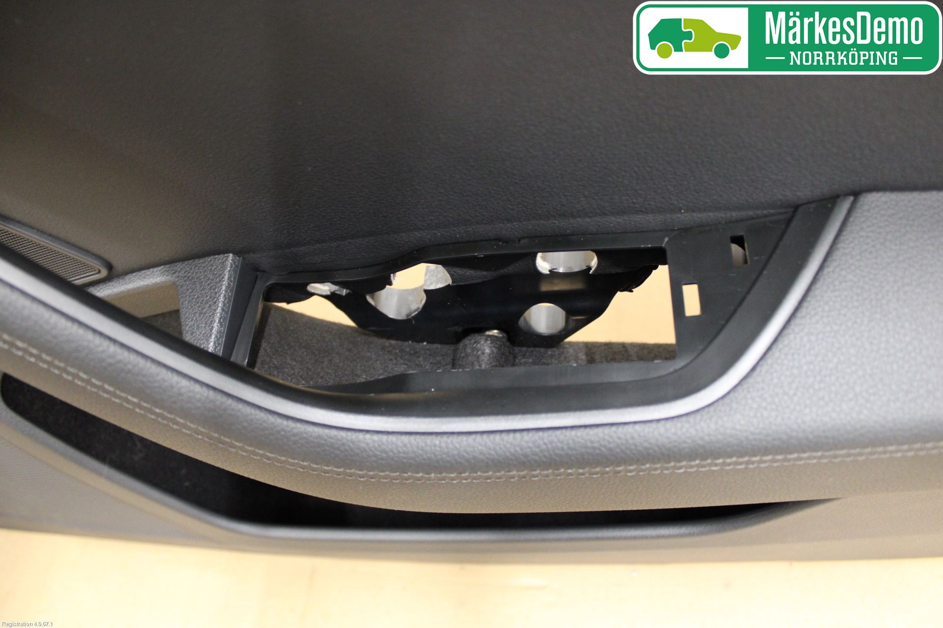 Skoda SUPERB 16-24 Dörrklädsel Hö