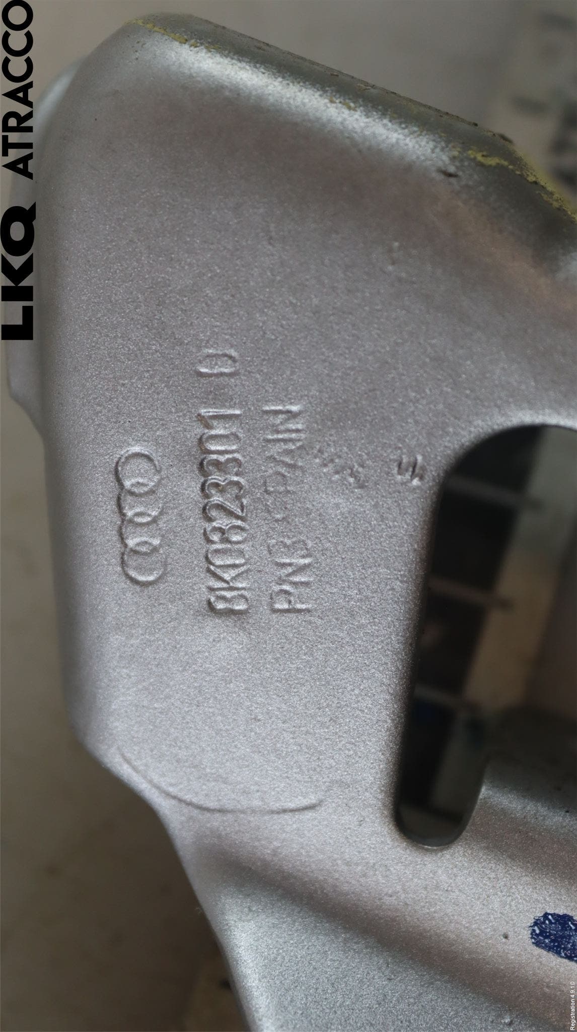 Audi A4 12-15 Huvgångjärn