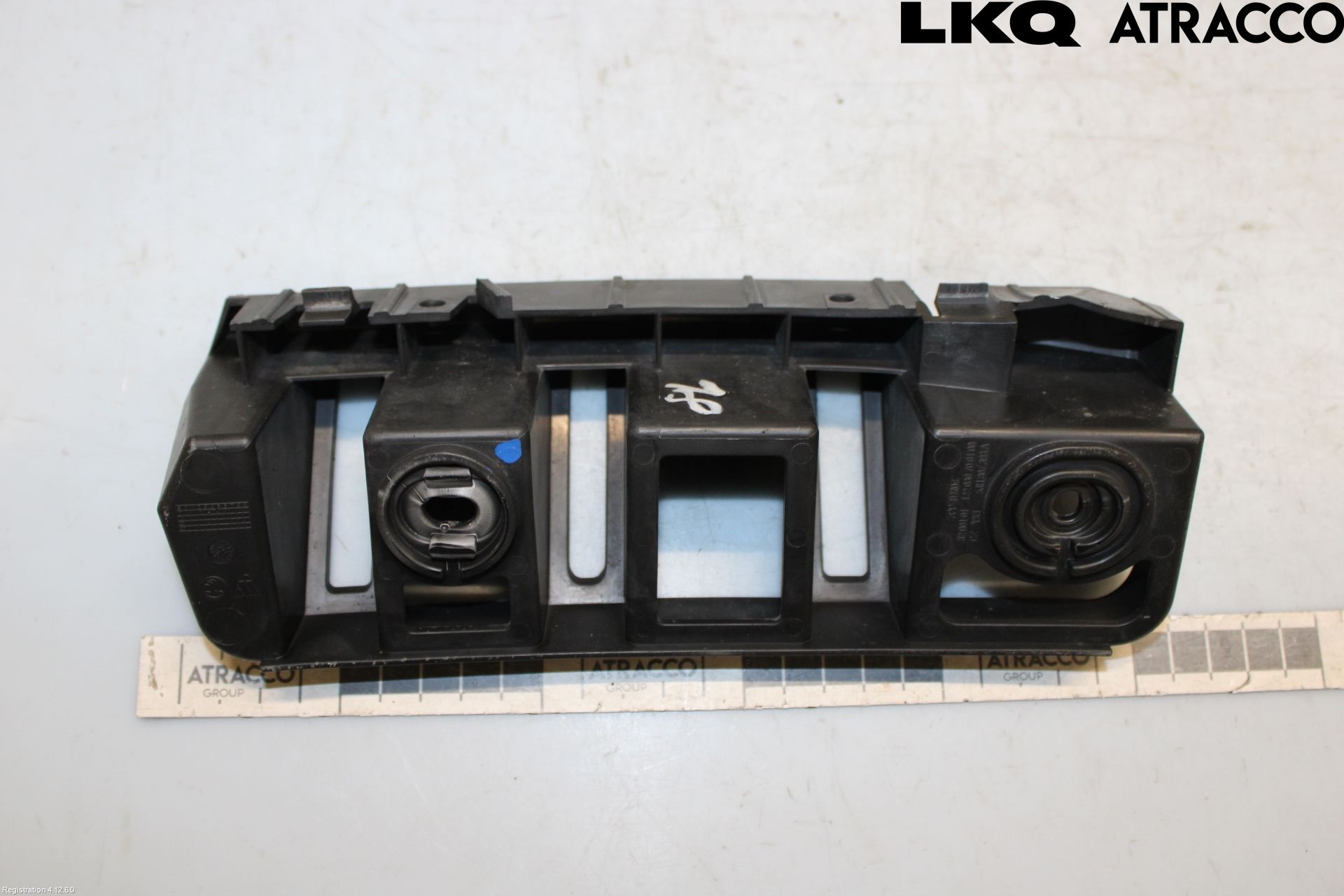 Skoda RAPID Stötfångarfäste Bak Vä