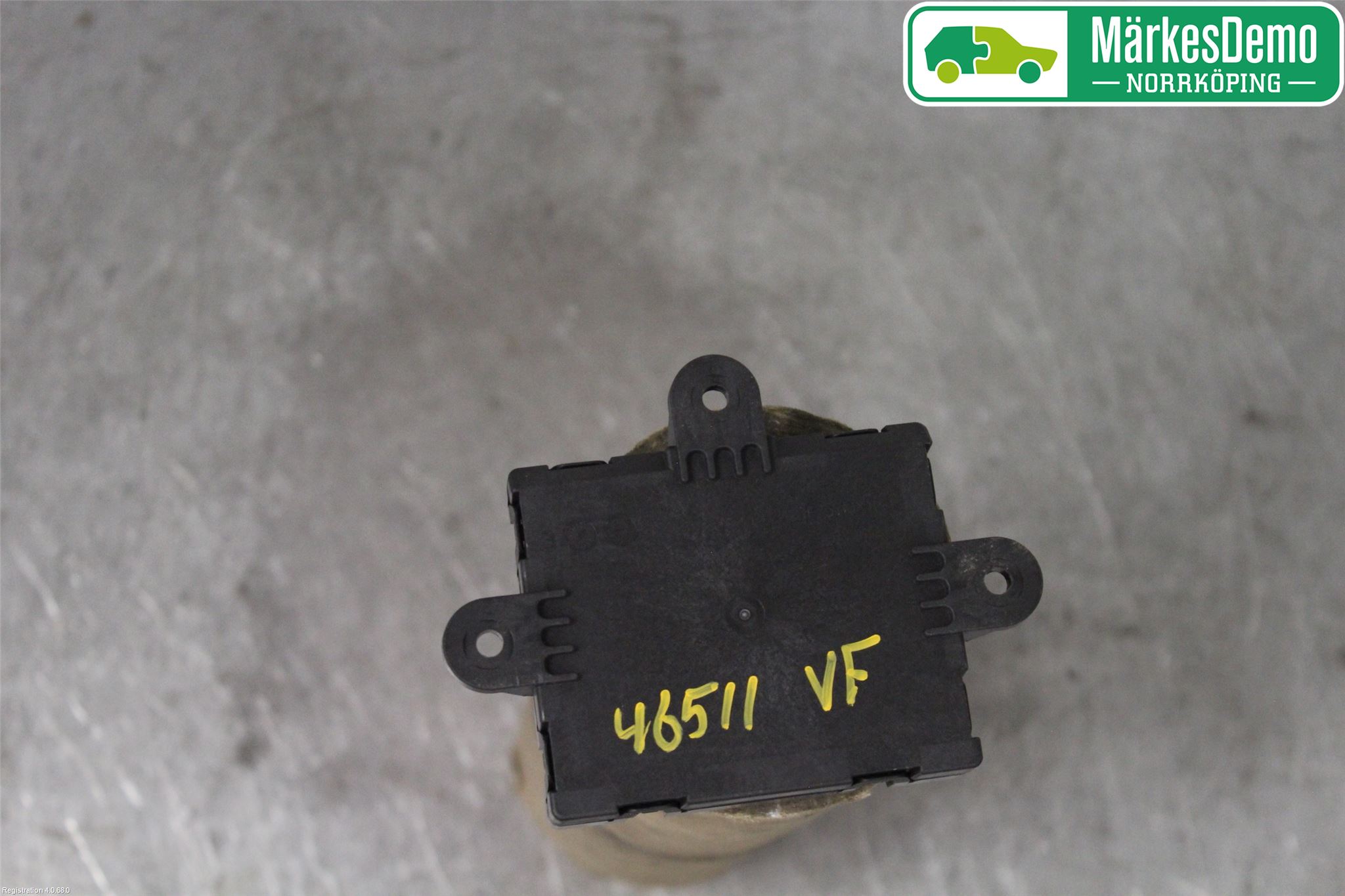 Jaguar XE (X760) 15-24 Styrenhet Dörr