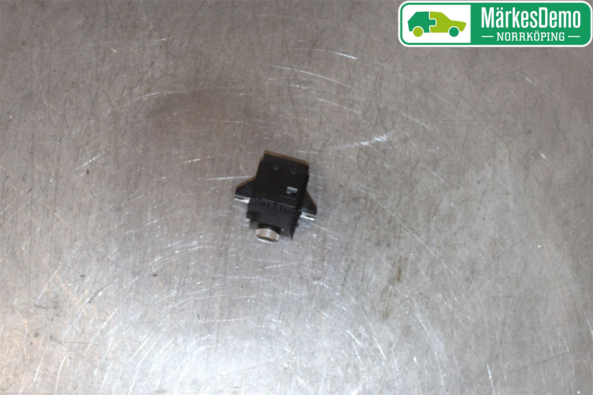 Audi A4/S4 B9 20- Strömställare Fader-Högtalare