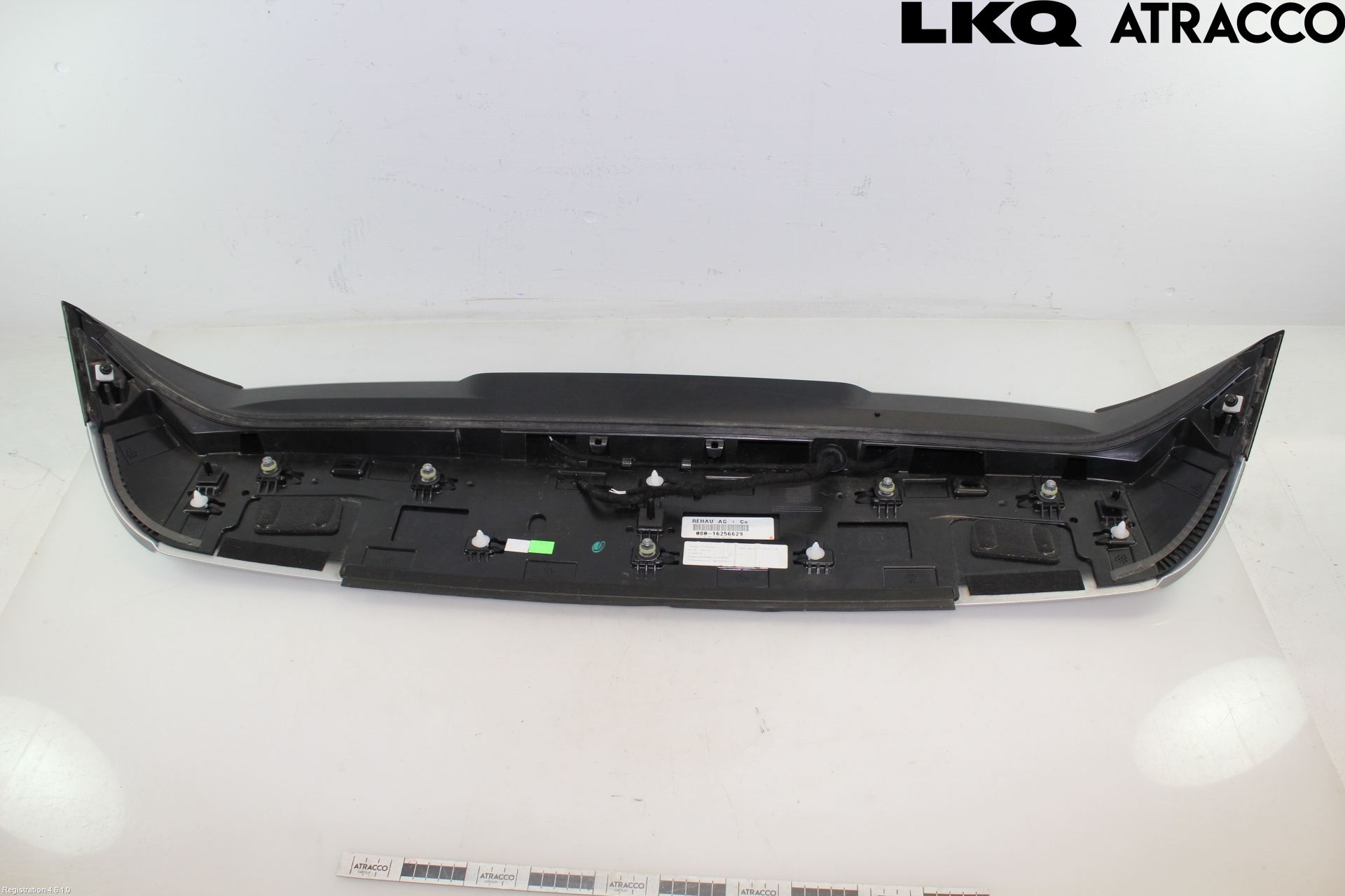 Volkswagen VW GOLF / E-GOLF VIII 20- Spoiler Baklucka