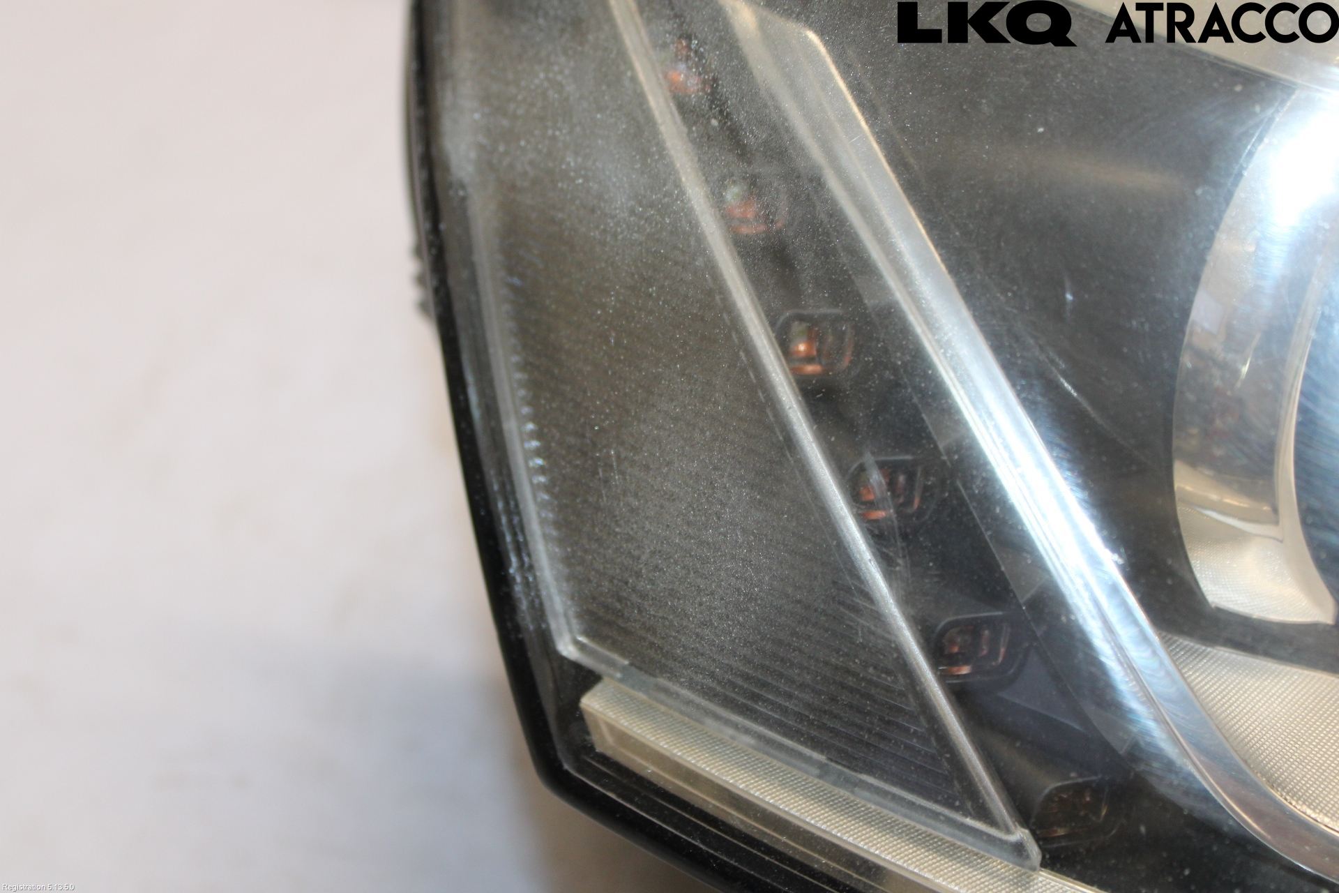 Volkswagen VW PASSAT 11-14 Strålkastare Höger