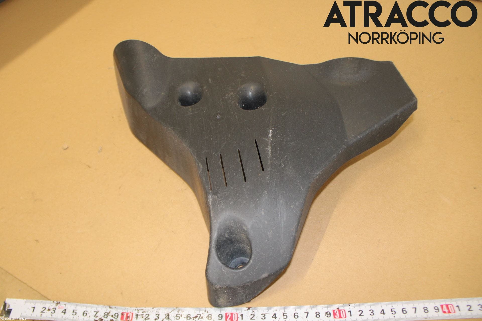 BMW X1 F48 15-22 Stänkskydd