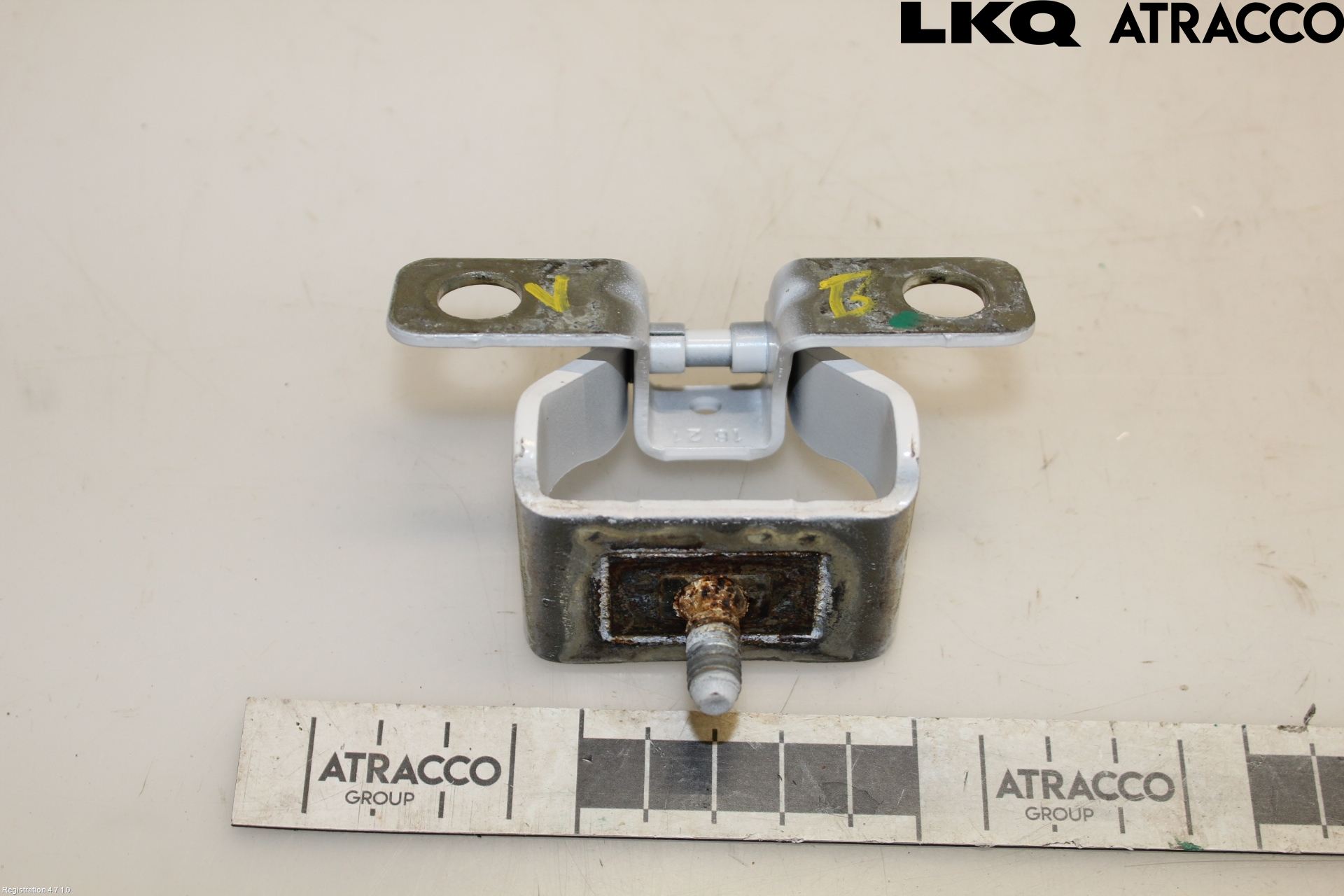 Opel CORSA F, CORSA-E 20- Bakluckegångjärn Vä