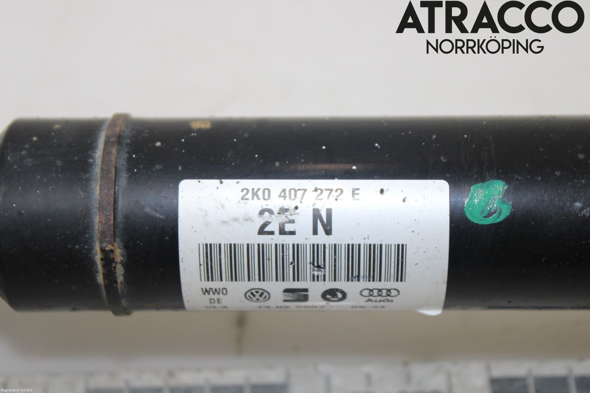 Volkswagen VW CADDY      04-10 Drivaxel Fram Höger