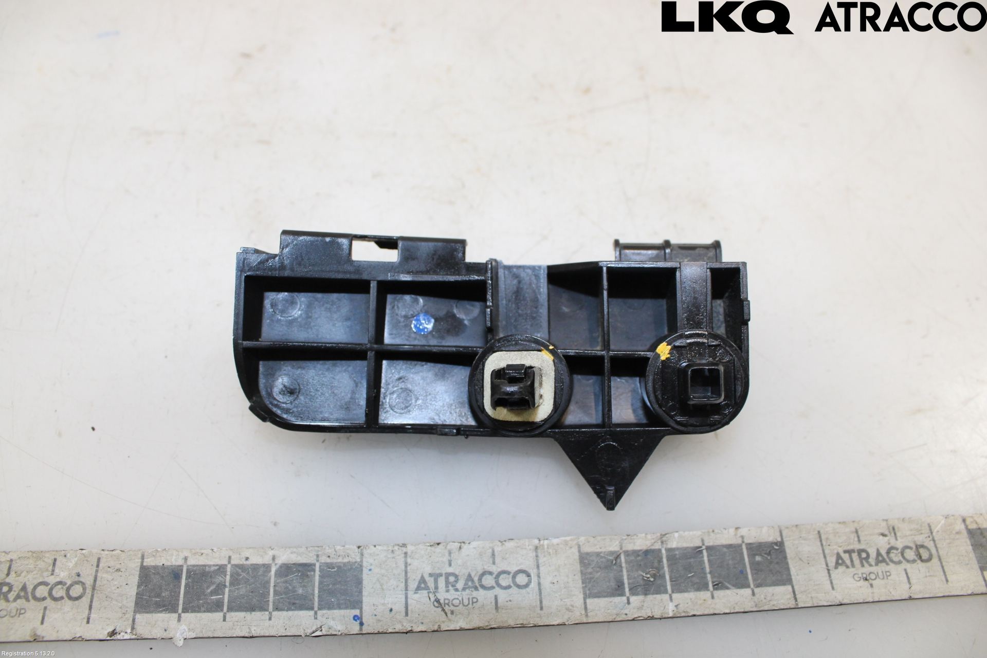 Toyota AURIS 07-09 Stötfångarfäste Bak Hö