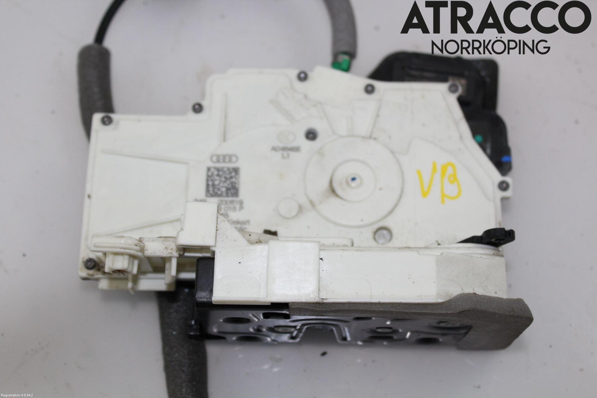 Audi A6 F2/C8 19- Låskista-Dörrlås