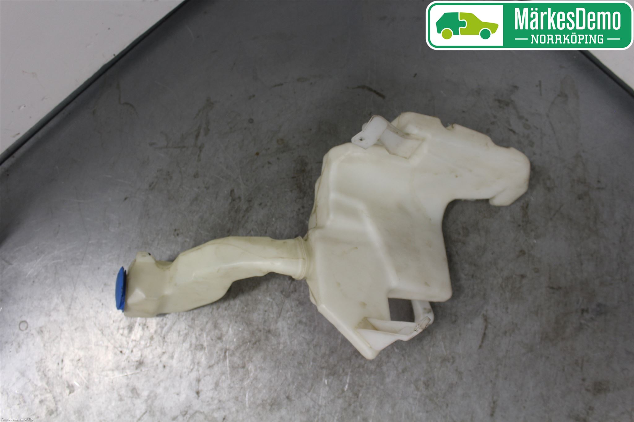 Volkswagen VW PASSAT 01-05 Spolartank Vindruta-Strål