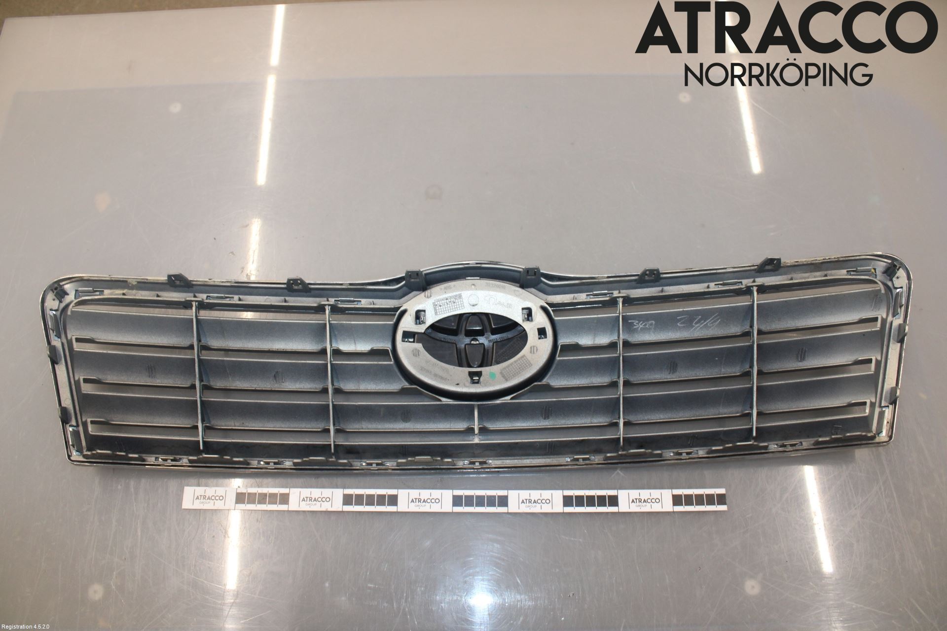 Toyota AVENSIS 03-06 Grill Komp