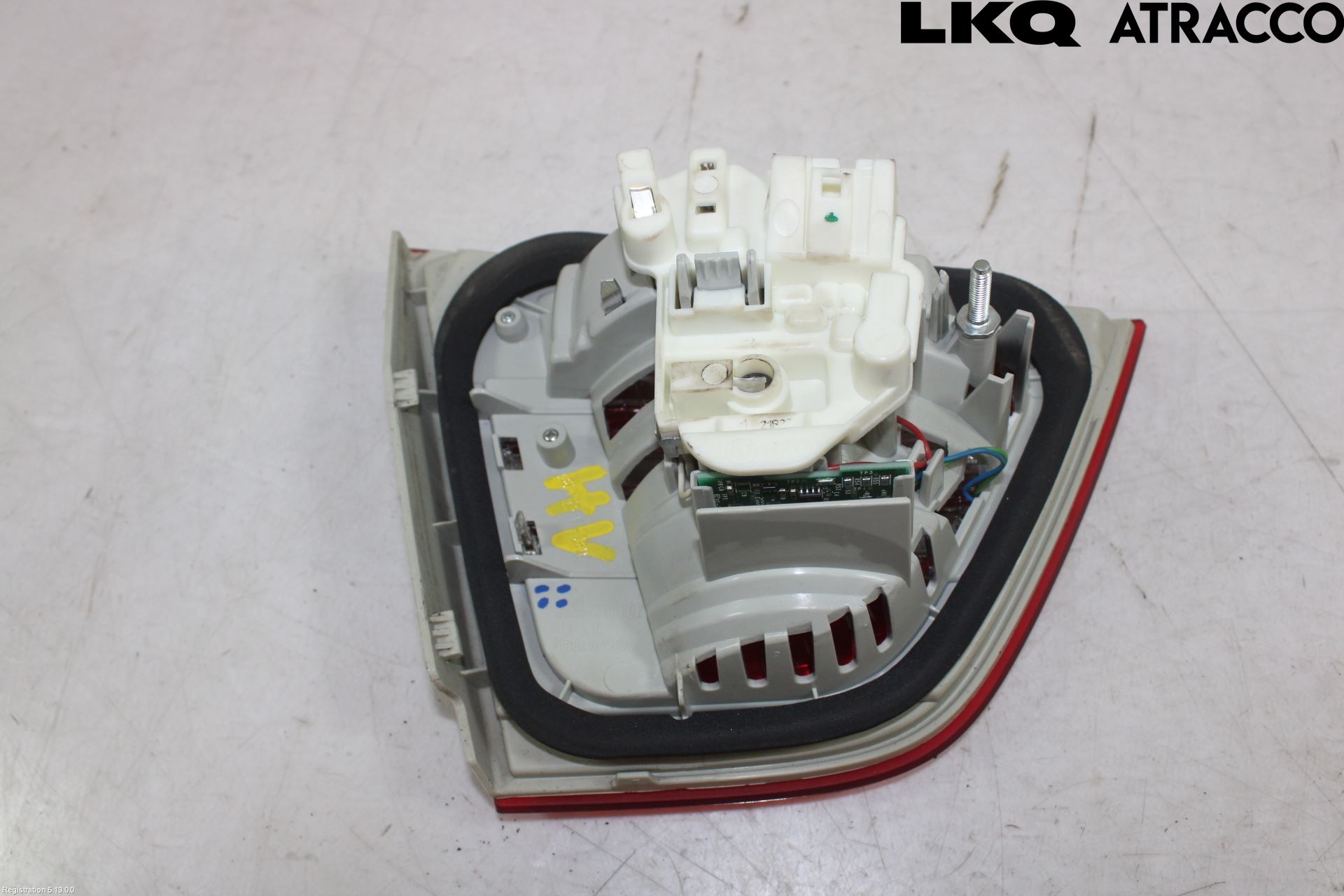 BMW 3 E90/91 SED/TOU 05-12 Bakljus Lucka Hö