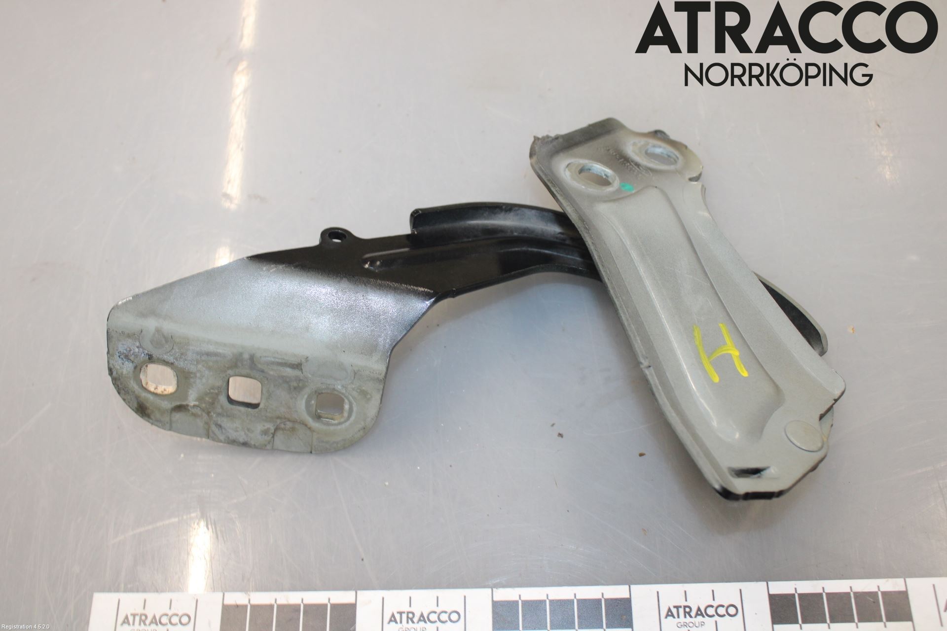 Ford FOCUS 15-18 Huvgångjärn