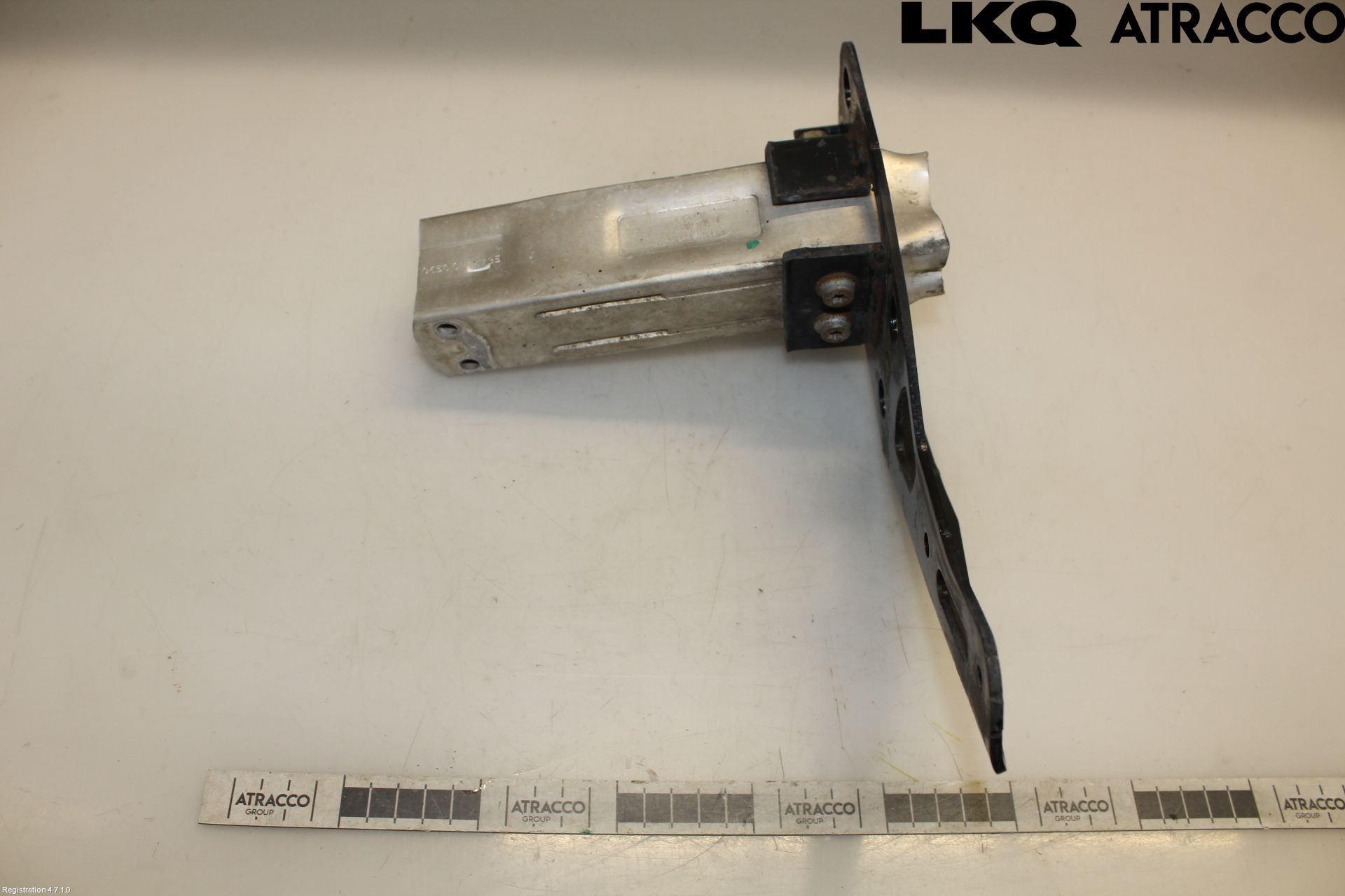 Audi A6/S6     05-11 Stötfångarbärjärn Fram