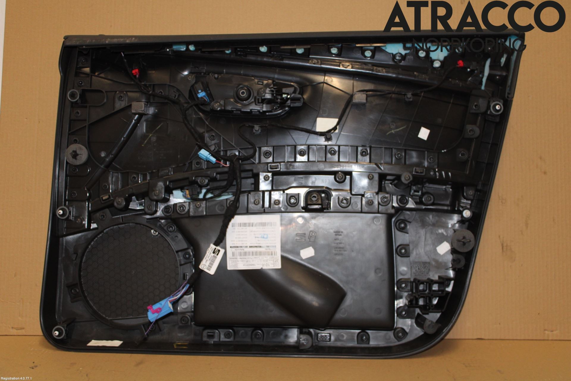 Volkswagen VW TIGUAN 16-24 Dörrklädsel Vä