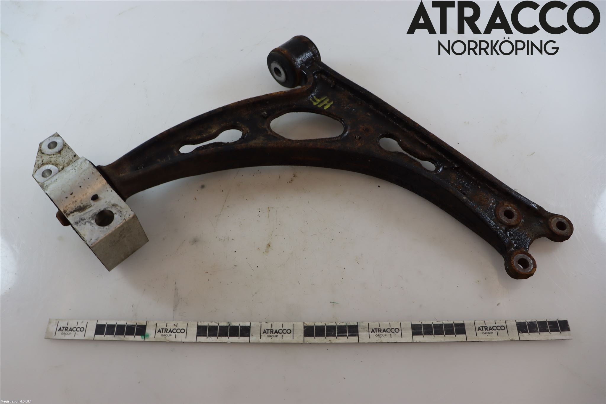 Volkswagen VW GOLF V 04-09 Bärarm Fram Undre Hö