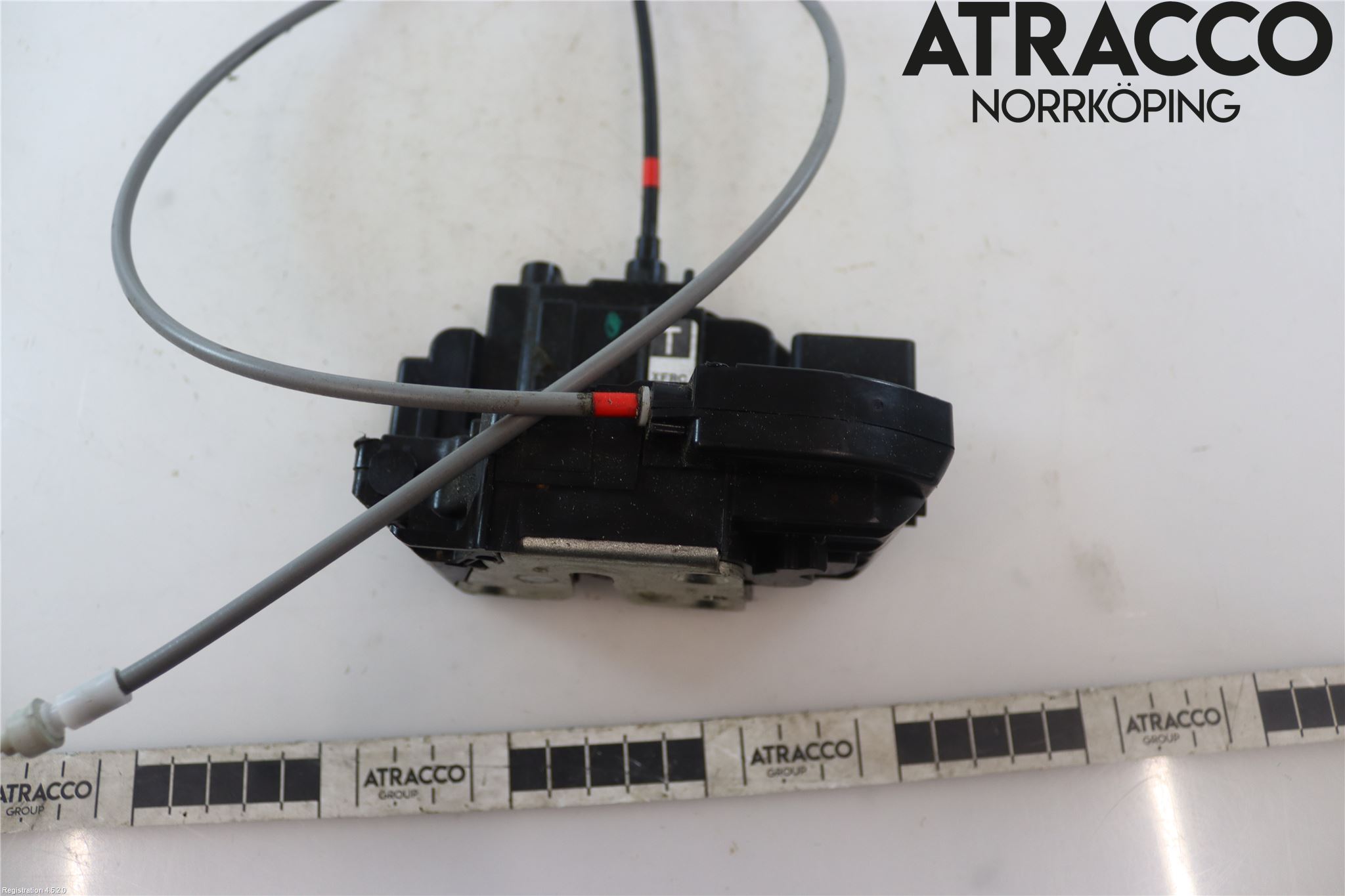 Nissan NOTE E11 06-14 Låskista-Dörrlås