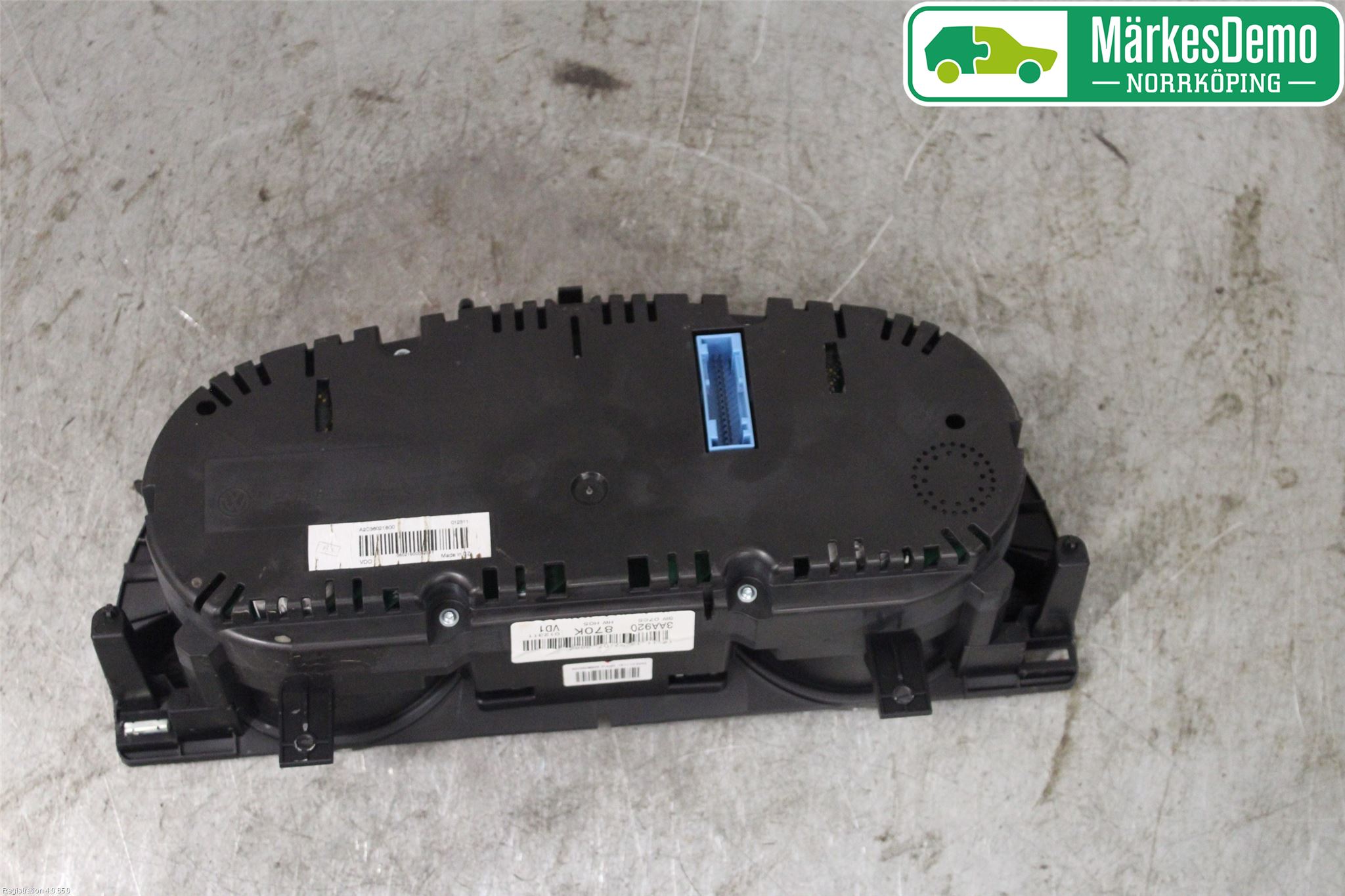 Volkswagen VW PASSAT 11-14 Instrument Komb