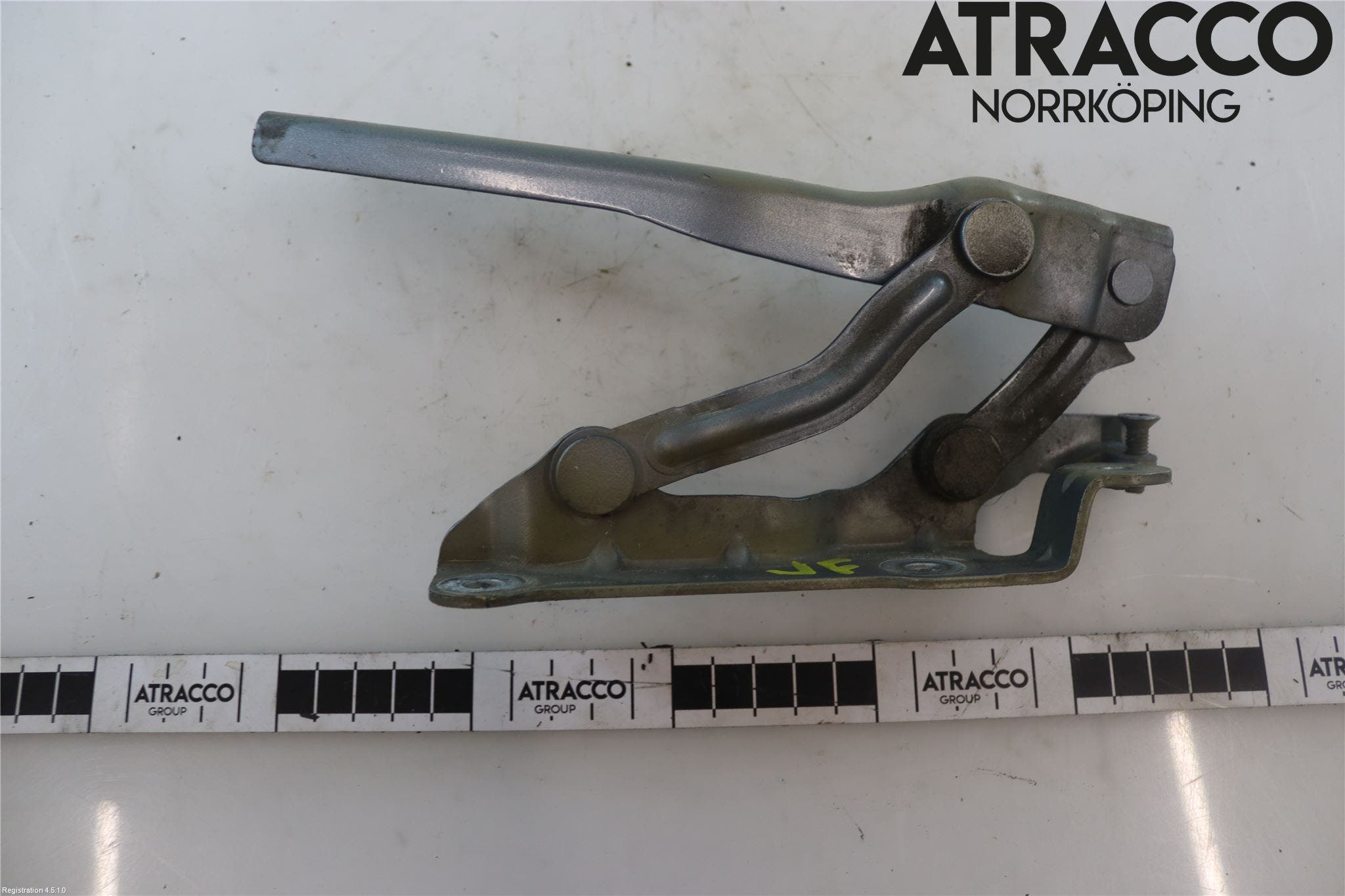 Skoda OCTAVIA (1Z) 05-13 Huvgångjärn