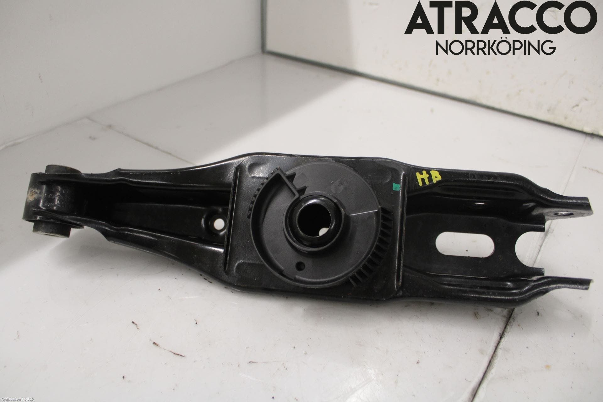 Skoda ENYAQ iV 21- Bärarm Bak Höger