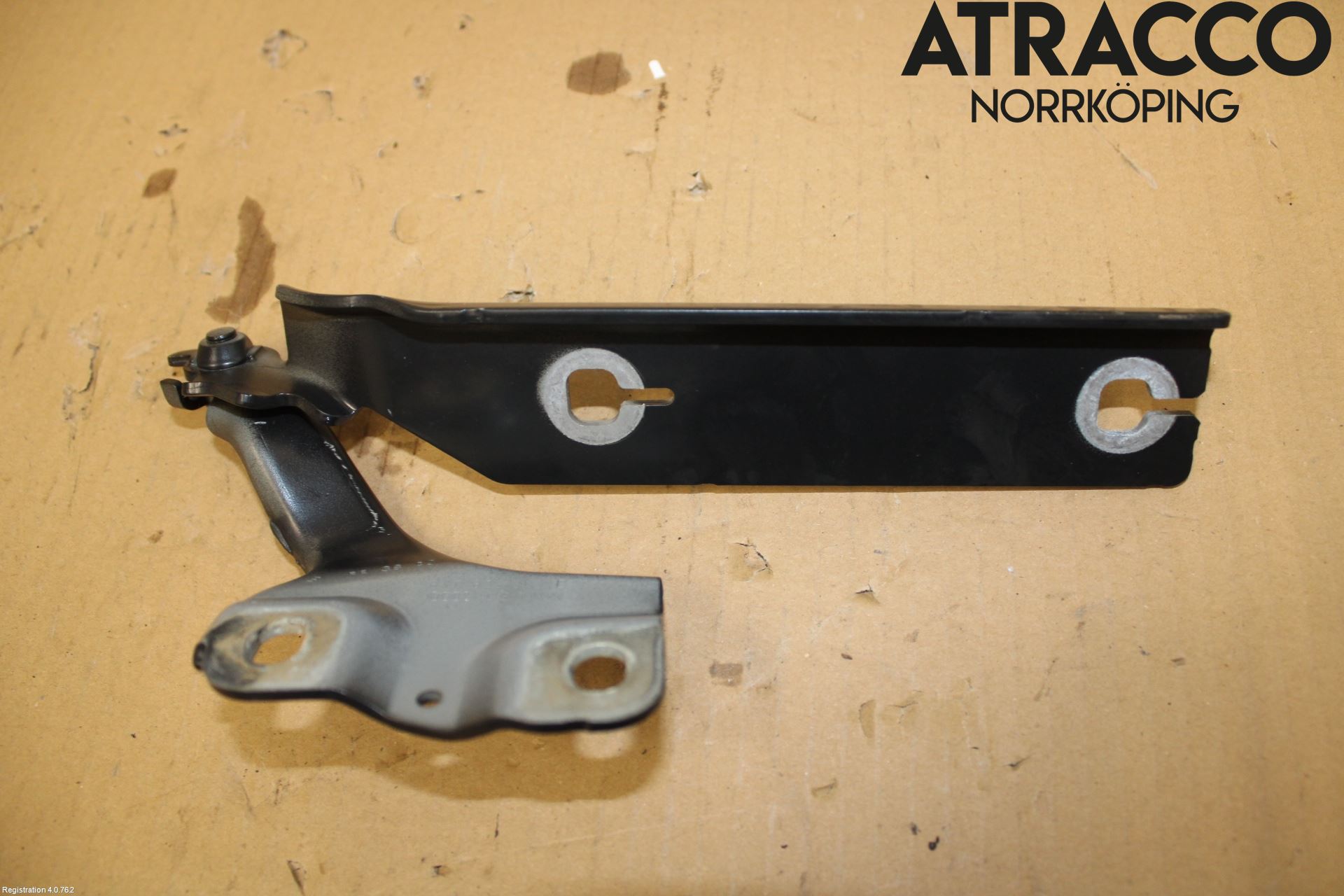 Audi A3/S3 8Y 21- Huvgångjärn