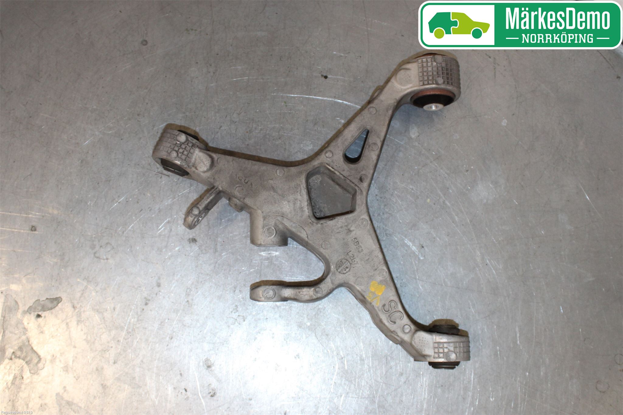 Jaguar F-TYPE Bärarm Bak Vänster