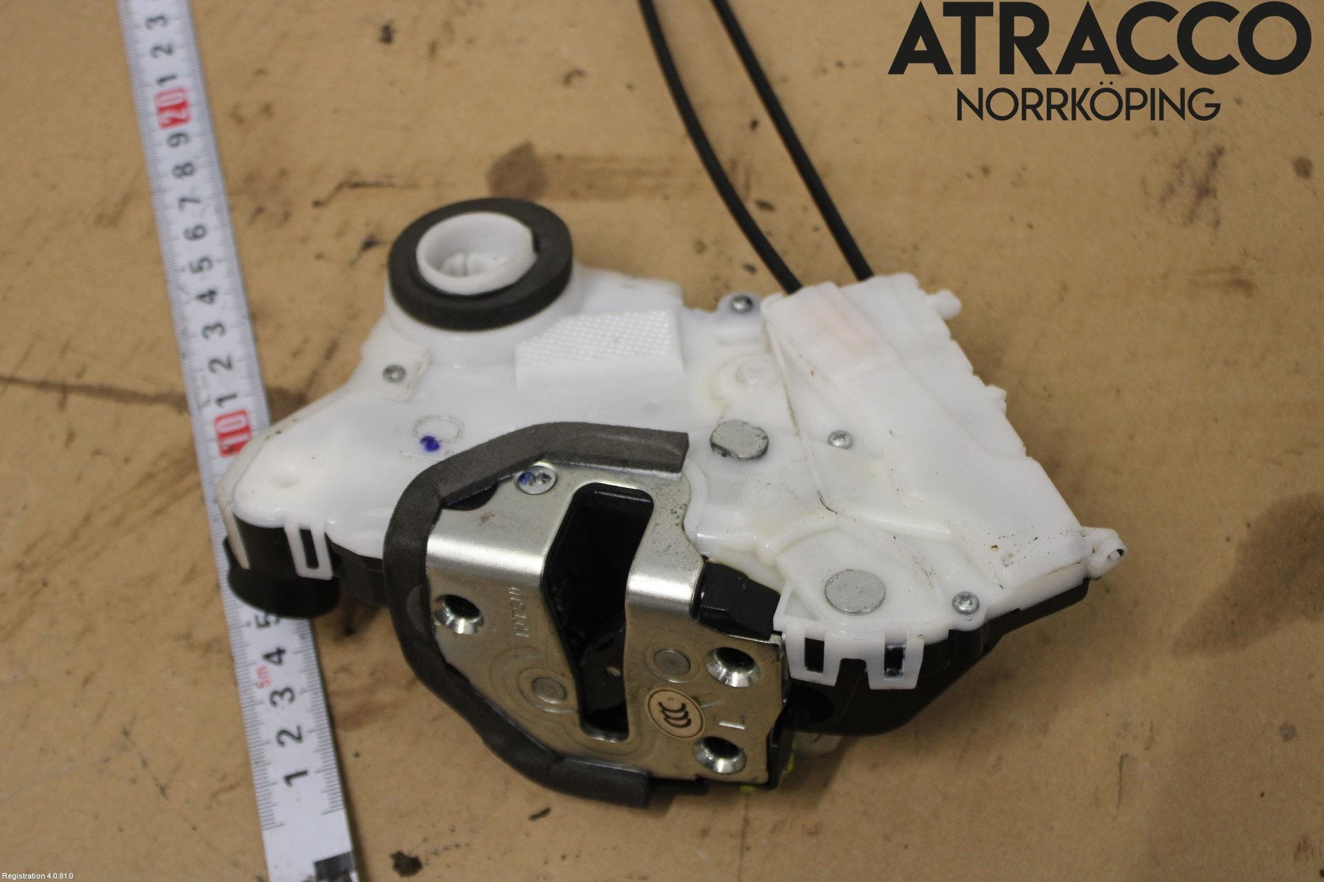 Toyota VERSO-S 11-16 Låskista-Dörrlås