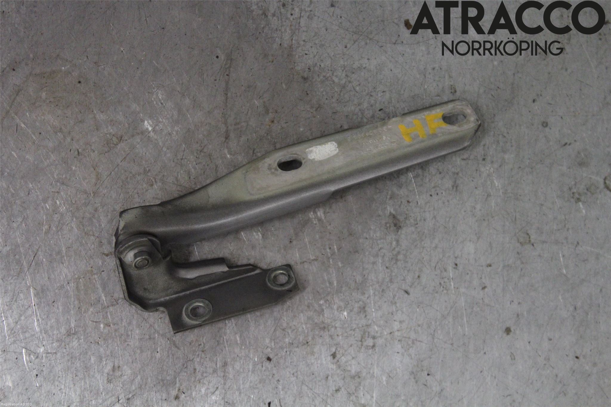 Audi ALLROAD 01-05 Huvgångjärn