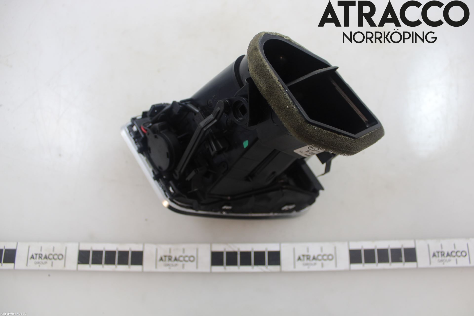 Audi A4/S4 08-11 Defrosterkanal-Munstycke