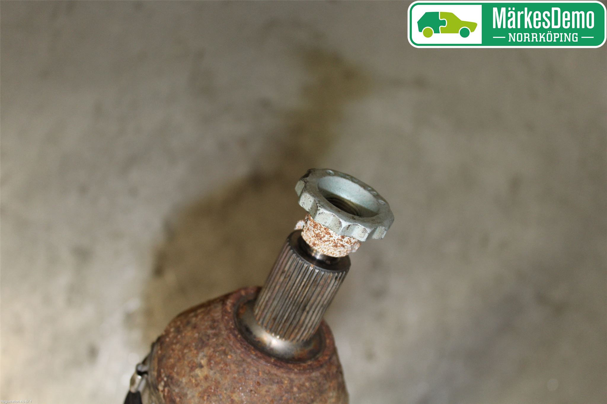 Volkswagen VW POLO 10-17 Drivaxel Fram Vänster