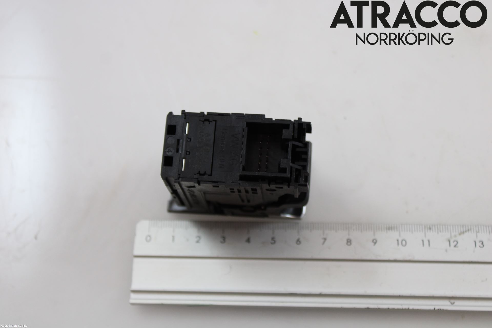 Seat TARRACO 19- Strömställare Parkeringsbroms