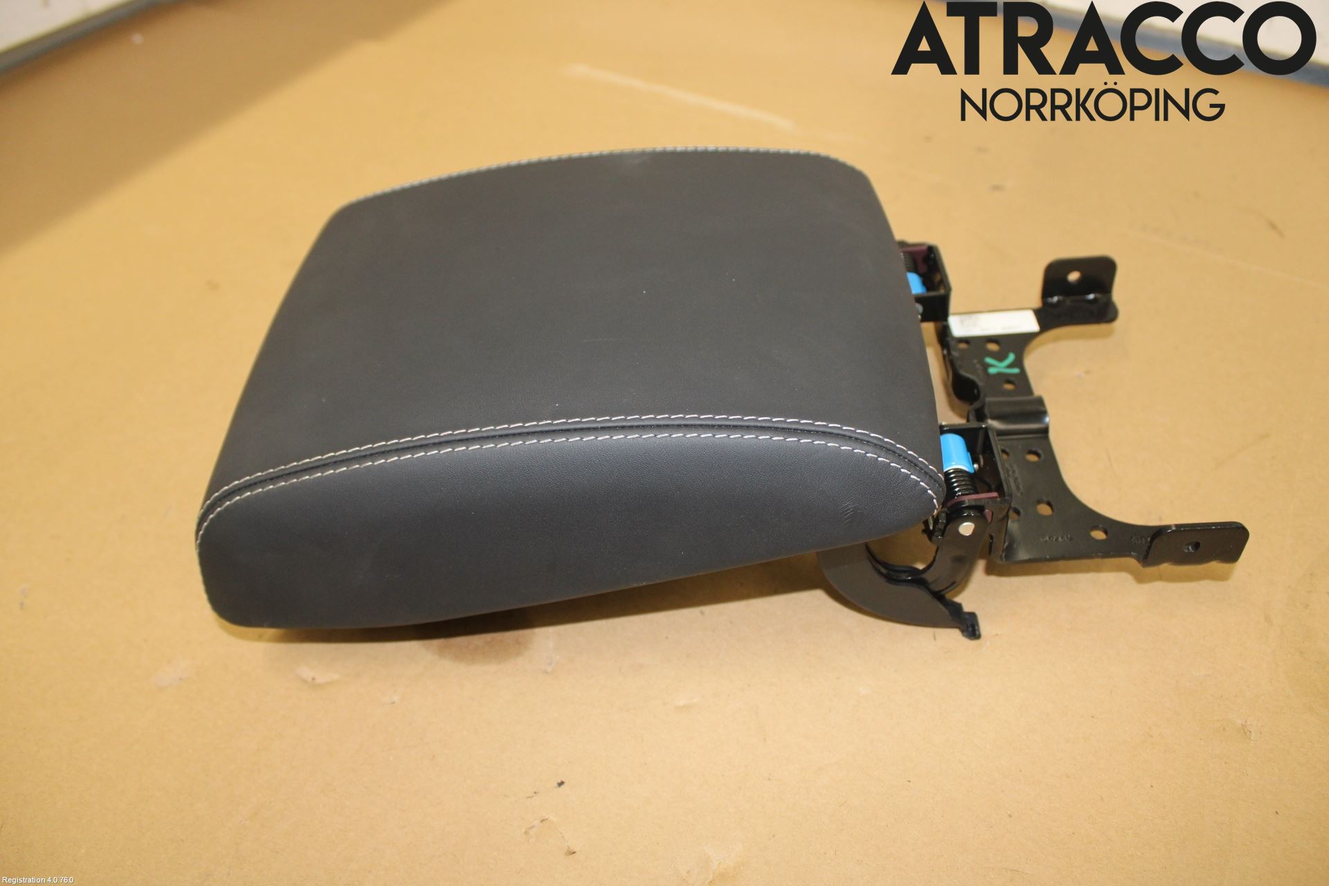 Jaguar I-PACE 18- Inredning Armstöd