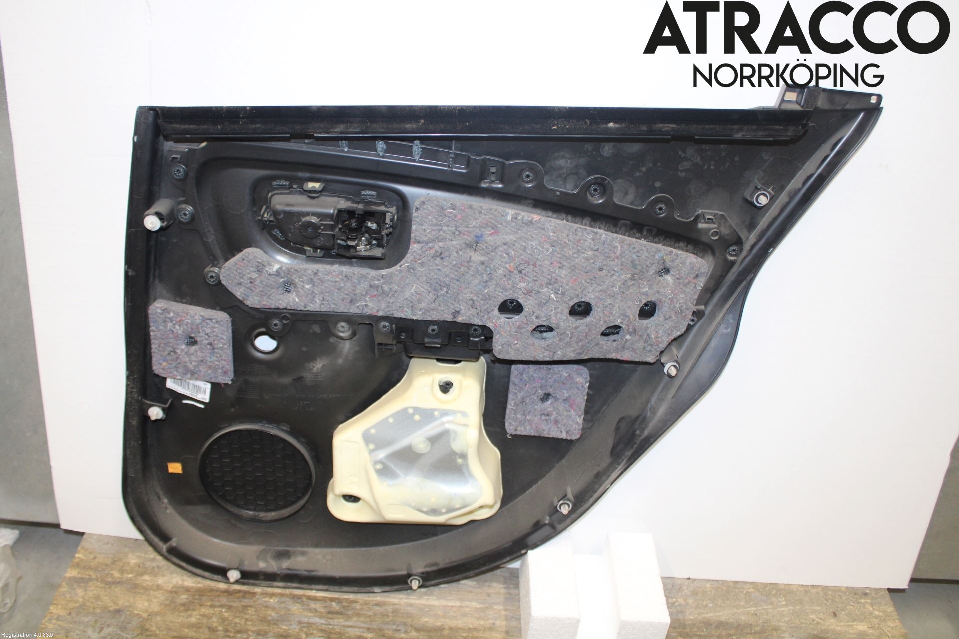 Toyota YARIS XP130 15-20 Dörrklädsel Vä