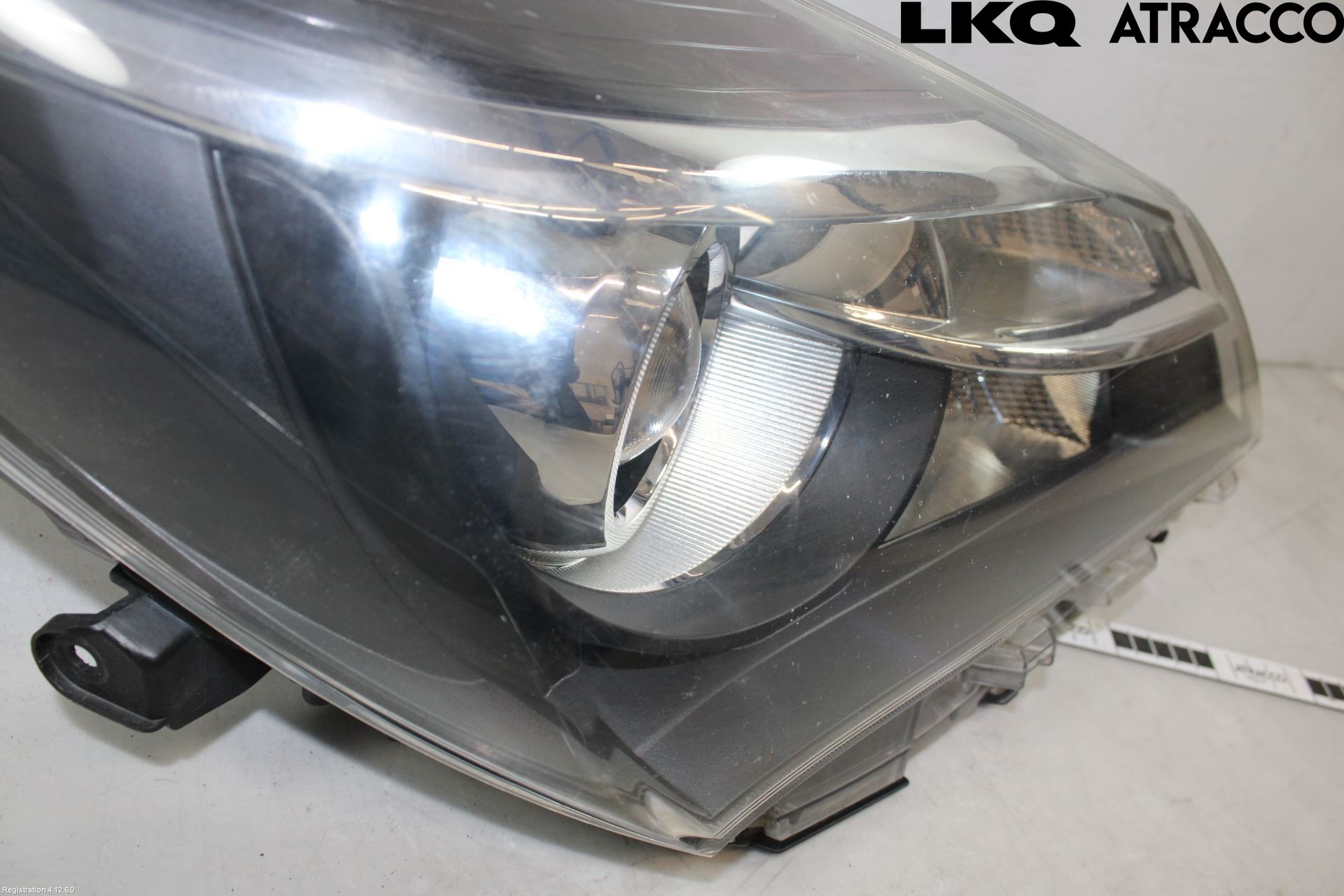 Toyota YARIS XP130 15-20 Strålkastare Höger