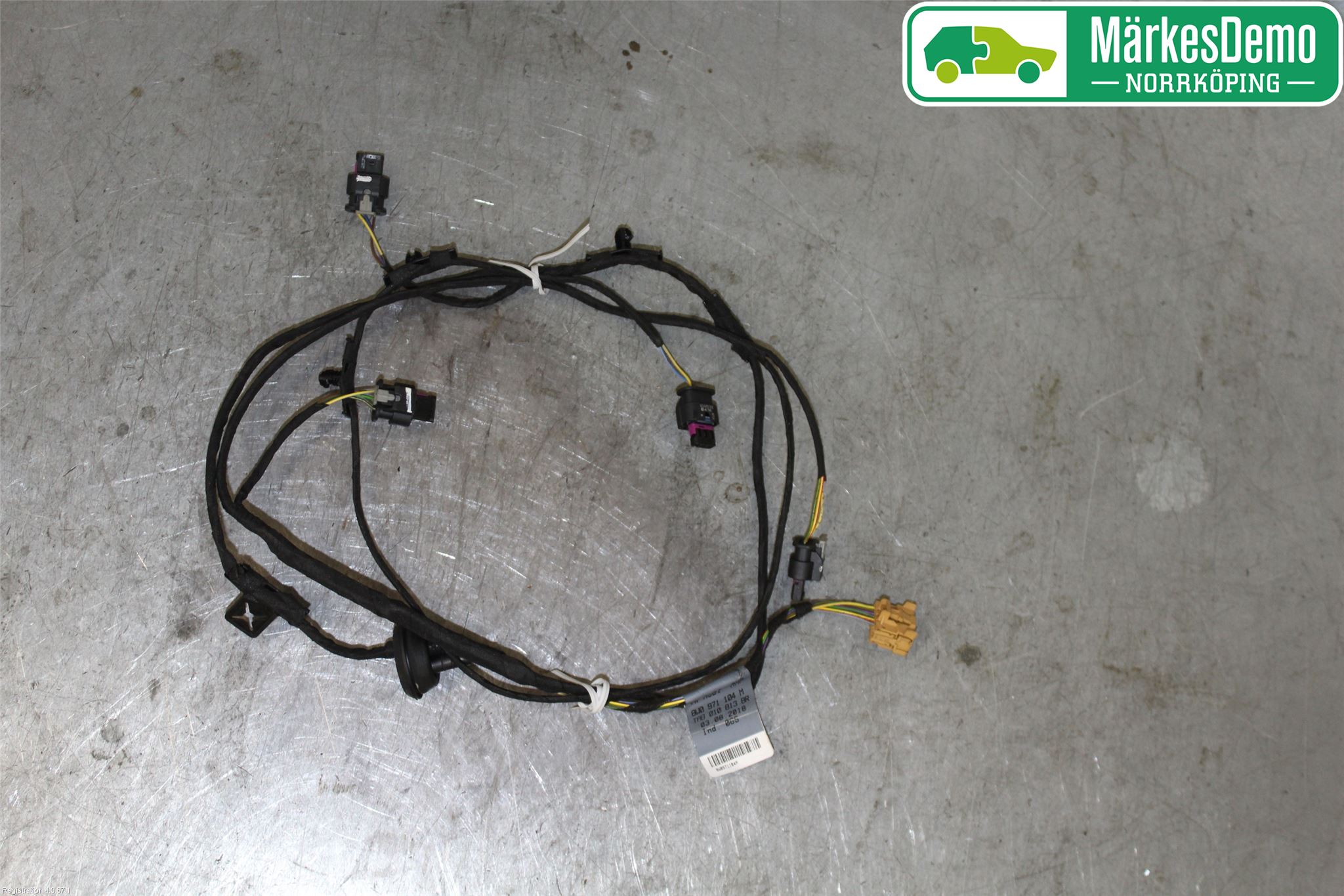 Audi A4/S4 B9 20- Parkeringshjälp Frontsensor