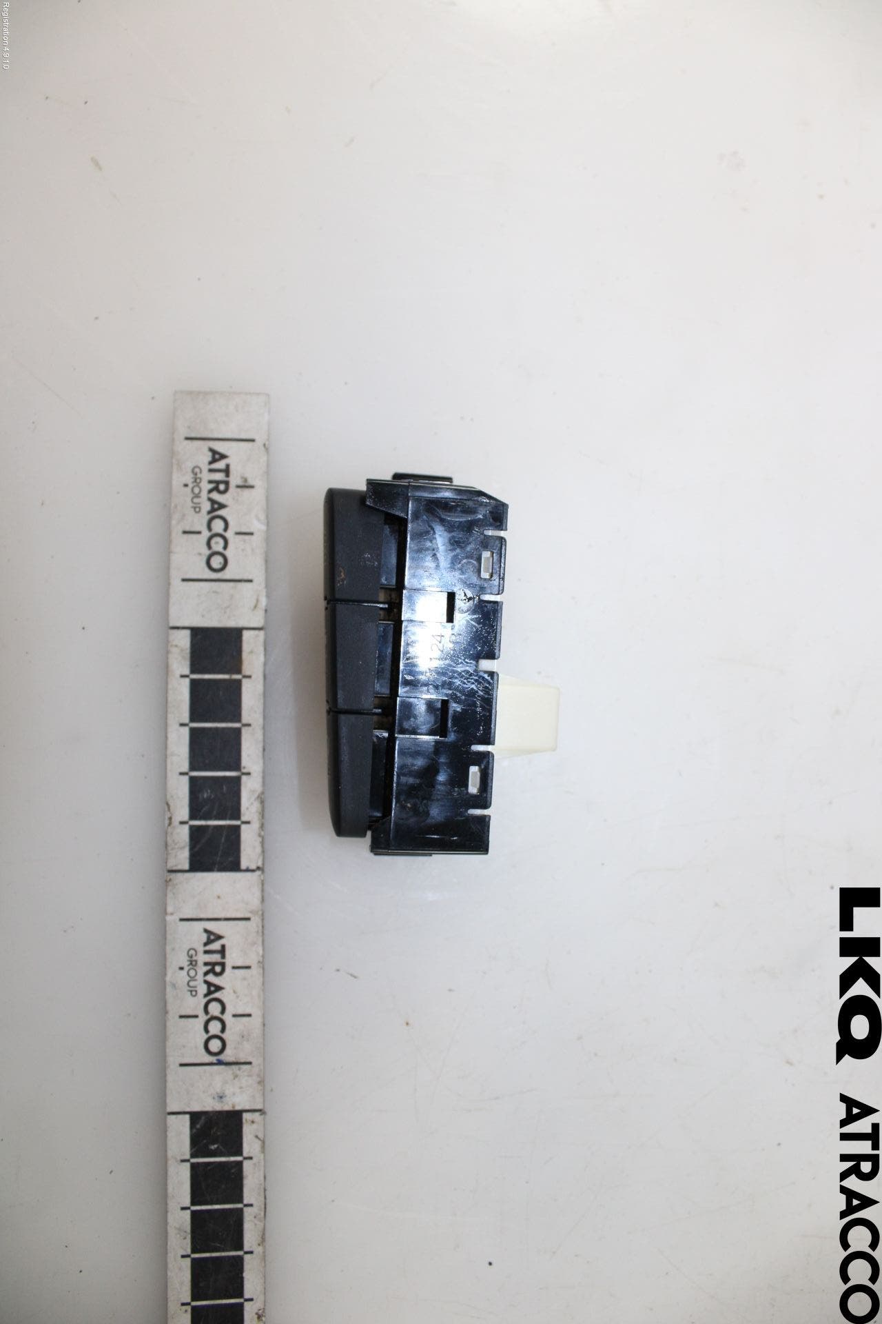 Toyota YARIS CROSS XP21 21- Strömställare Multifunktion