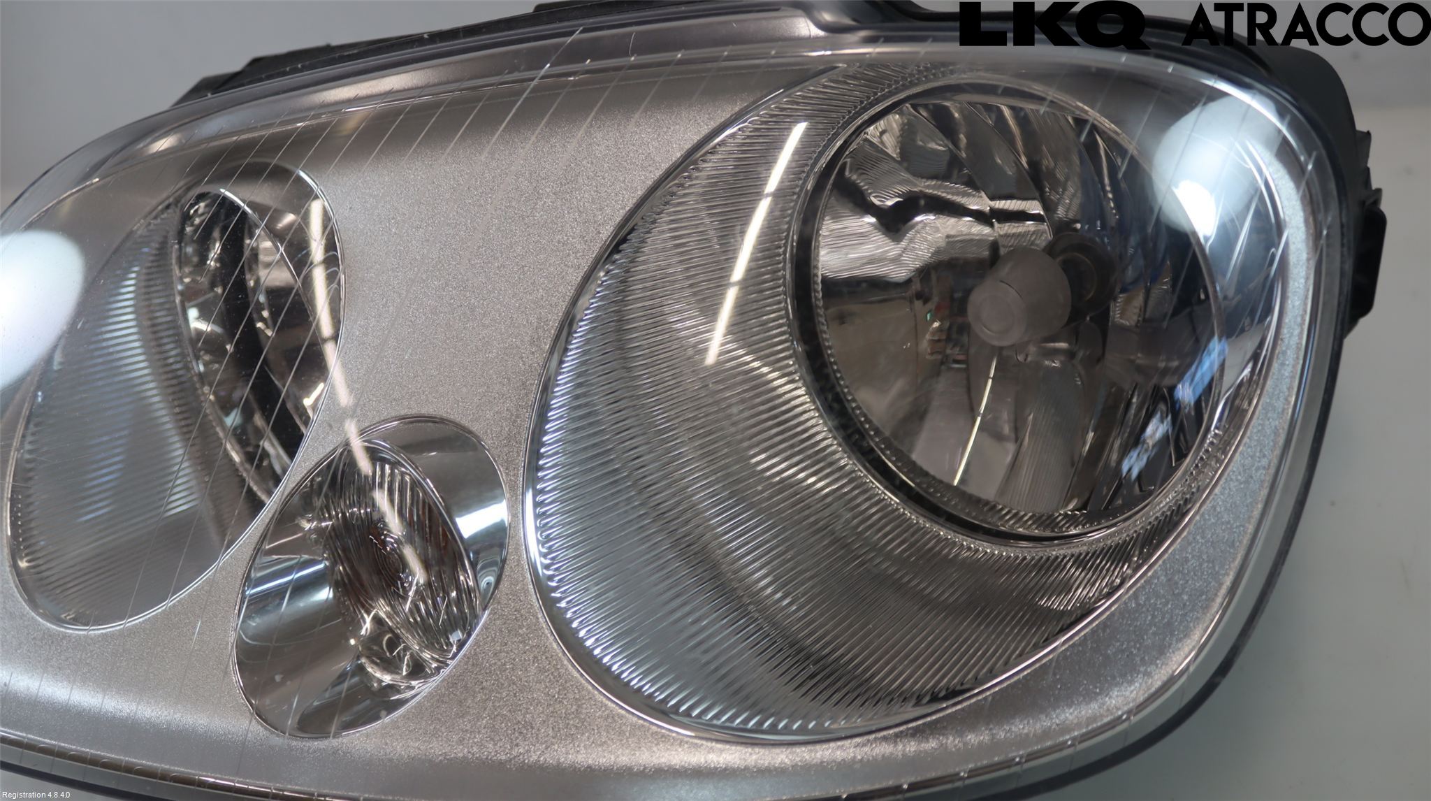 Volkswagen VW CADDY      04-10 Strålkastare Vänster