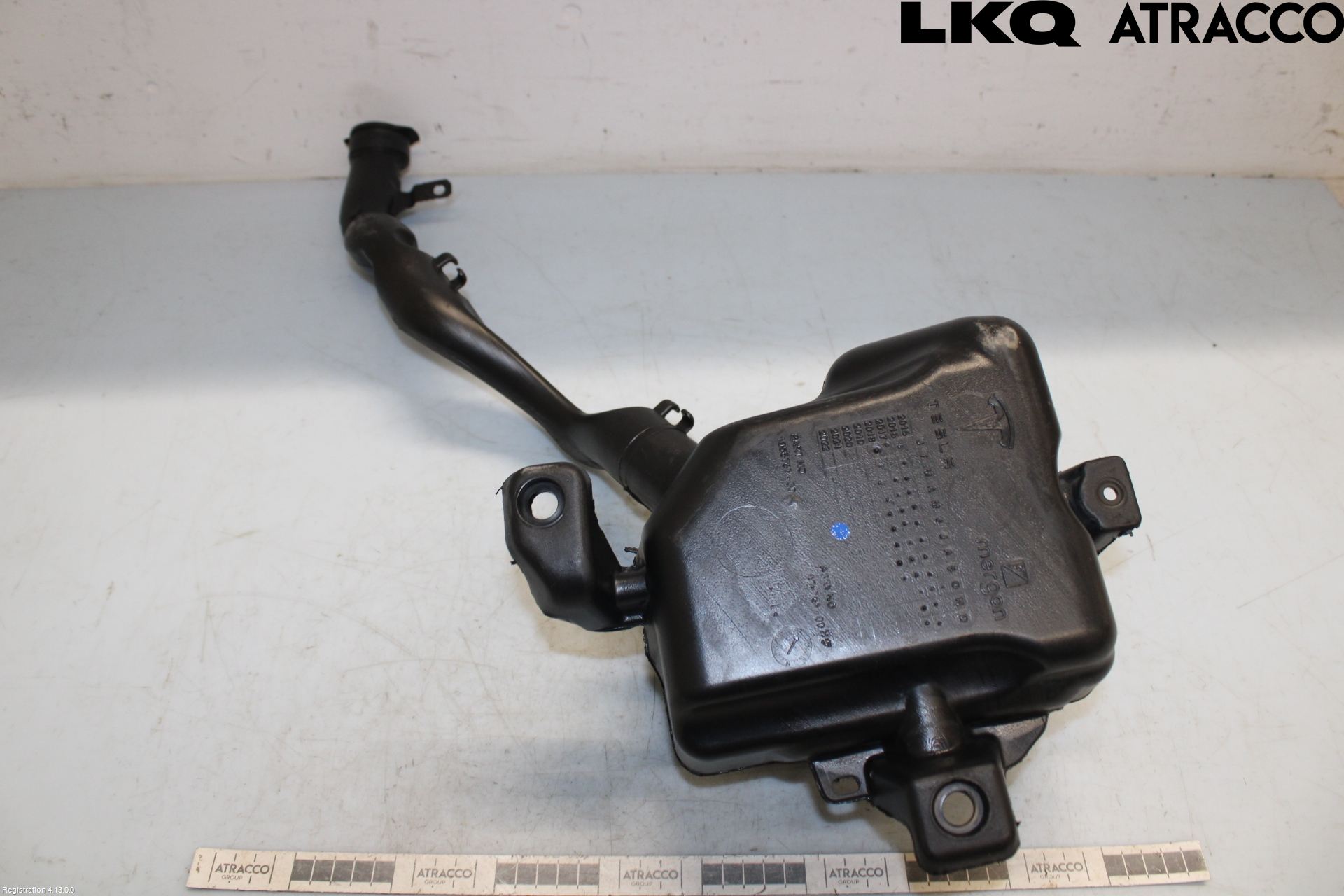Tesla MODEL X 16- Spolartank Vindruta-Strål