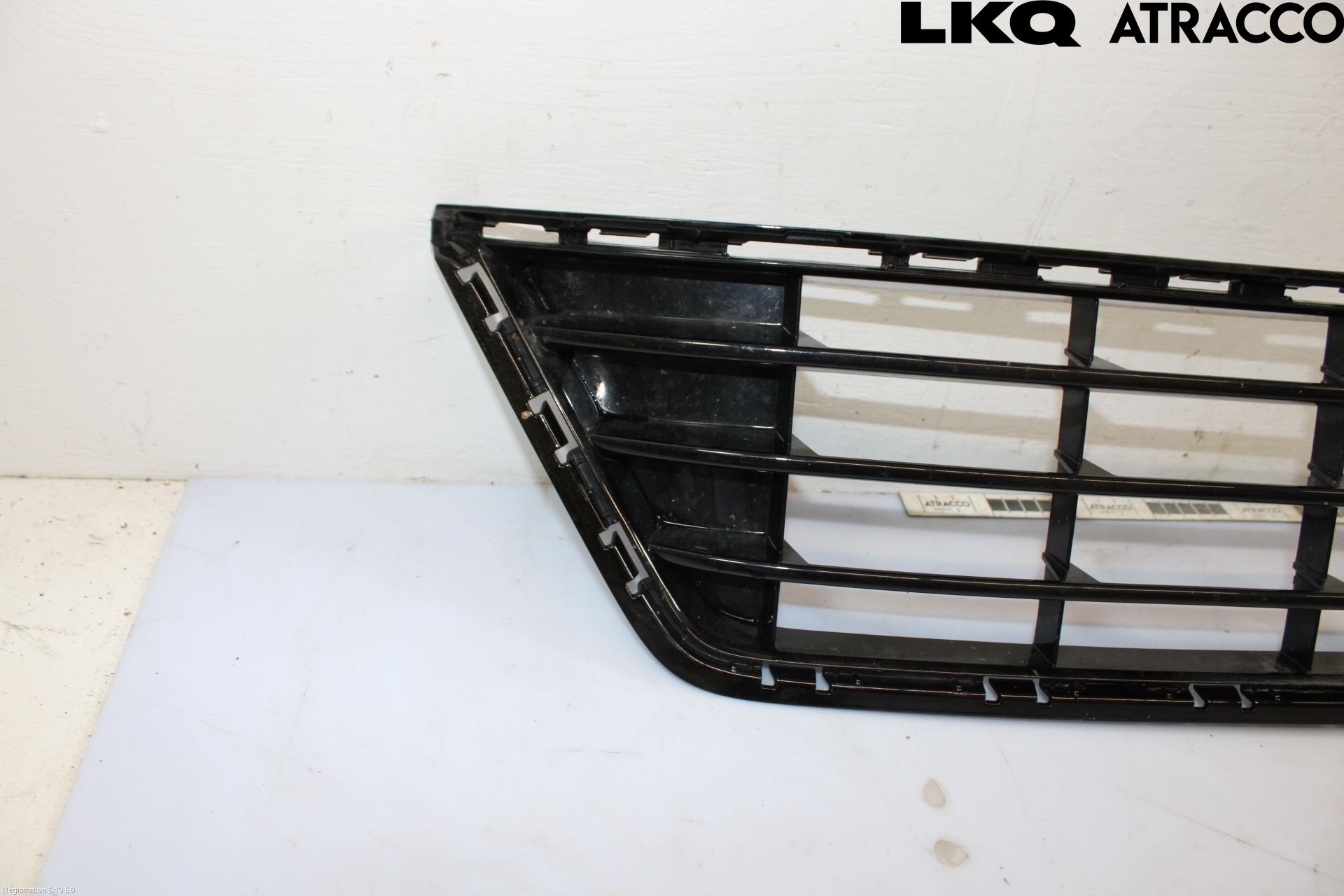 Volkswagen VW GOLF / E-GOLF VII 13-20 Grilldel Mitt
