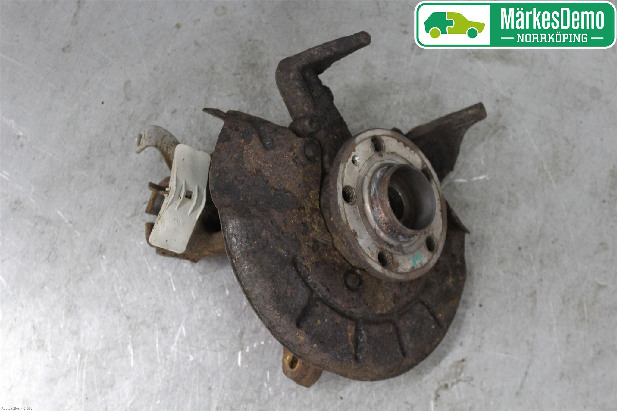 Volkswagen VW POLO 05-09 Styrspindel Lagerhus Hö