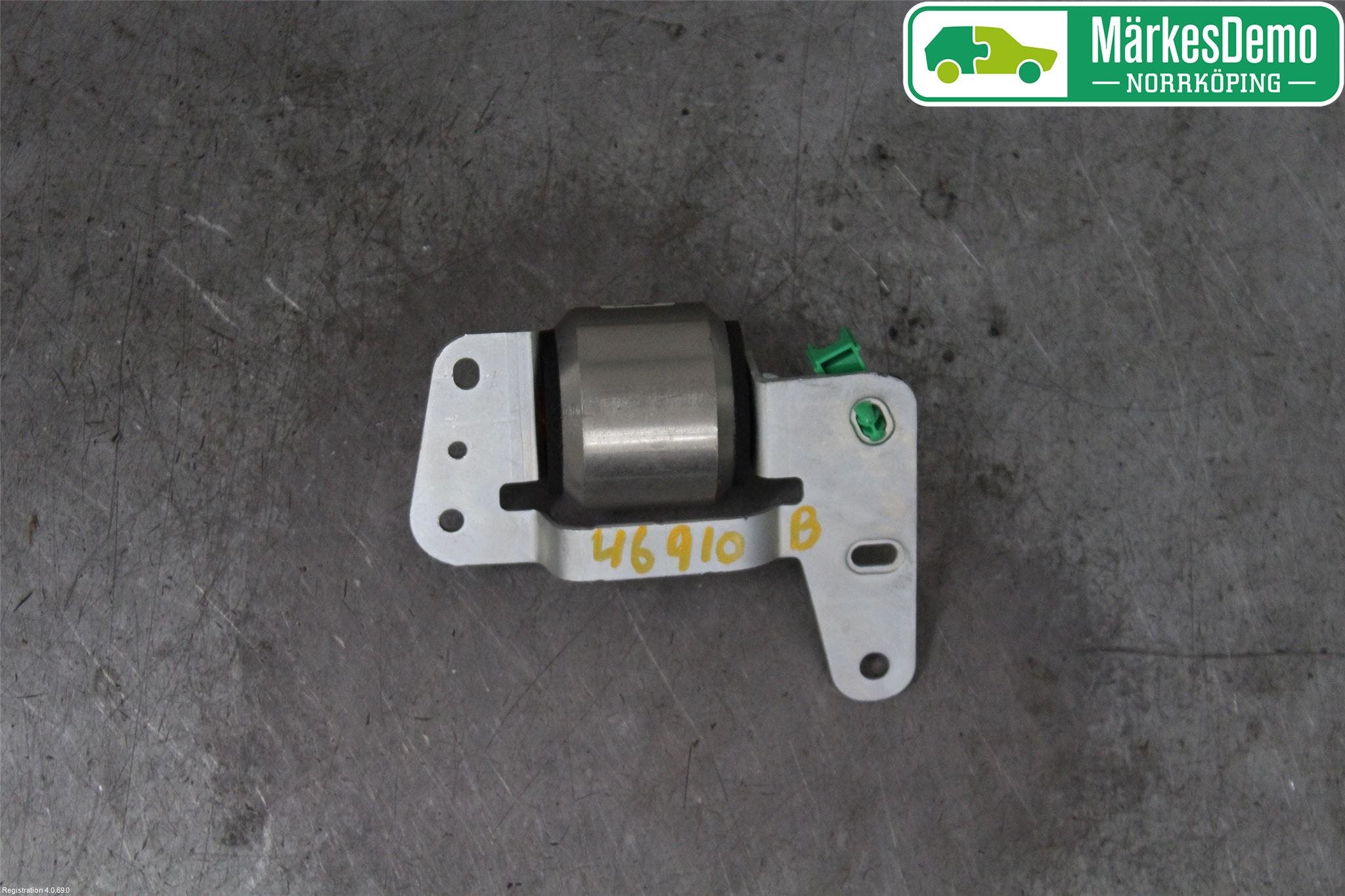 Audi Q2/SQ2 17- Vibrationsdämpare