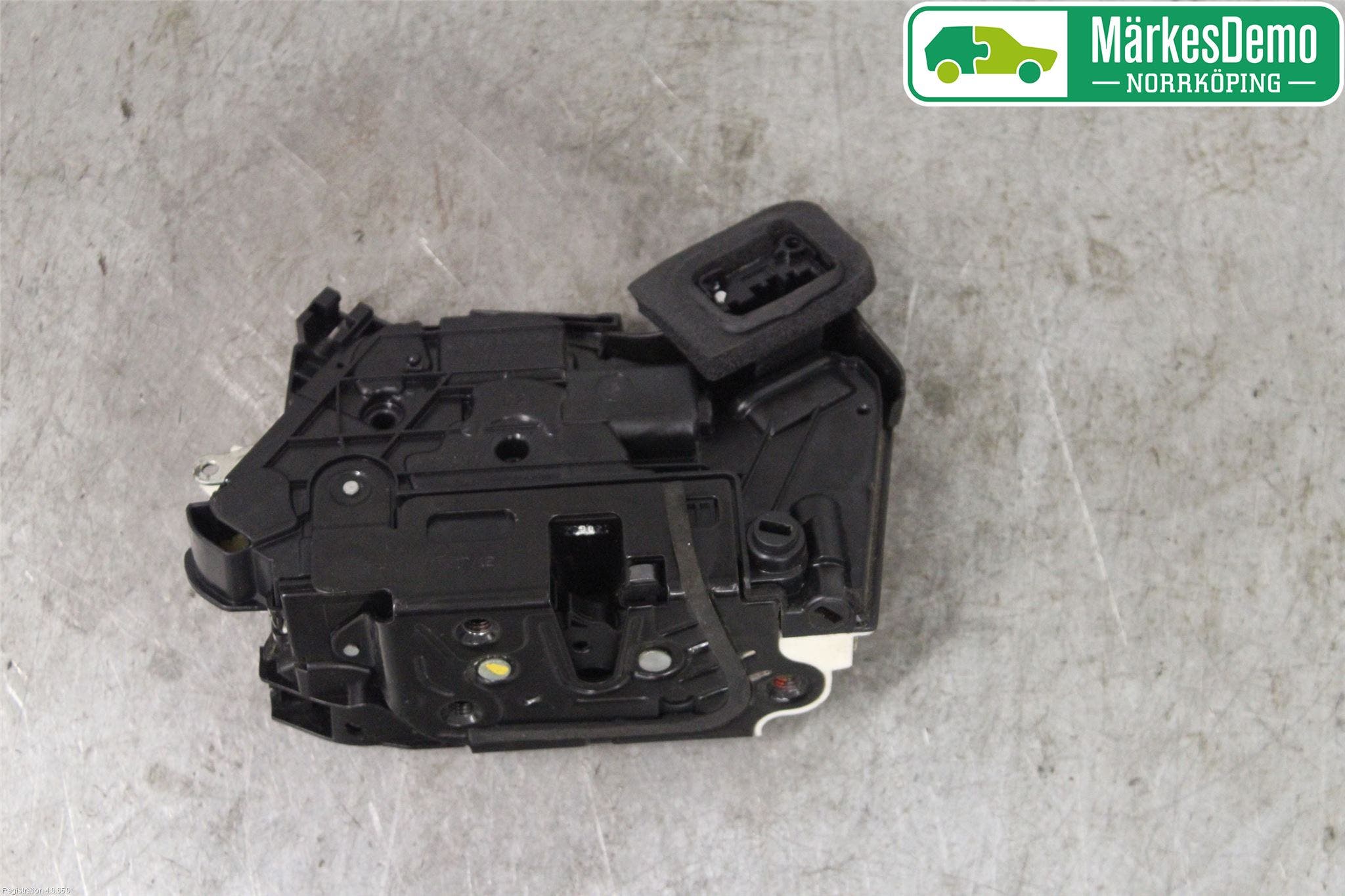 Volkswagen VW POLO 10-17 Låskista-Dörrlås