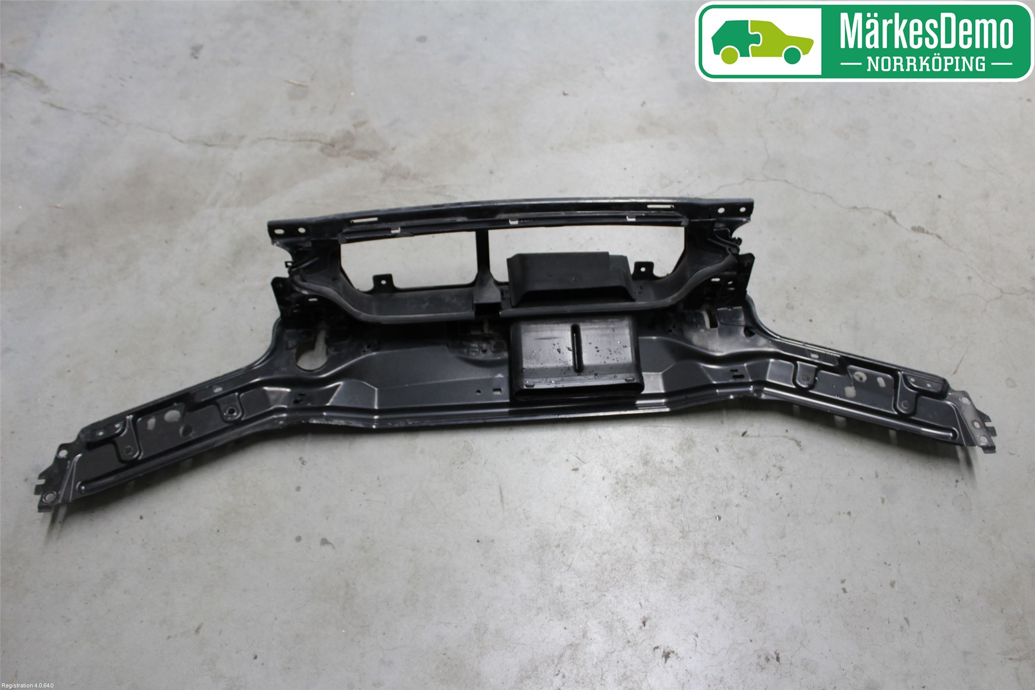 Volvo S80 04-06 Front Huvlåsplåt-Balk