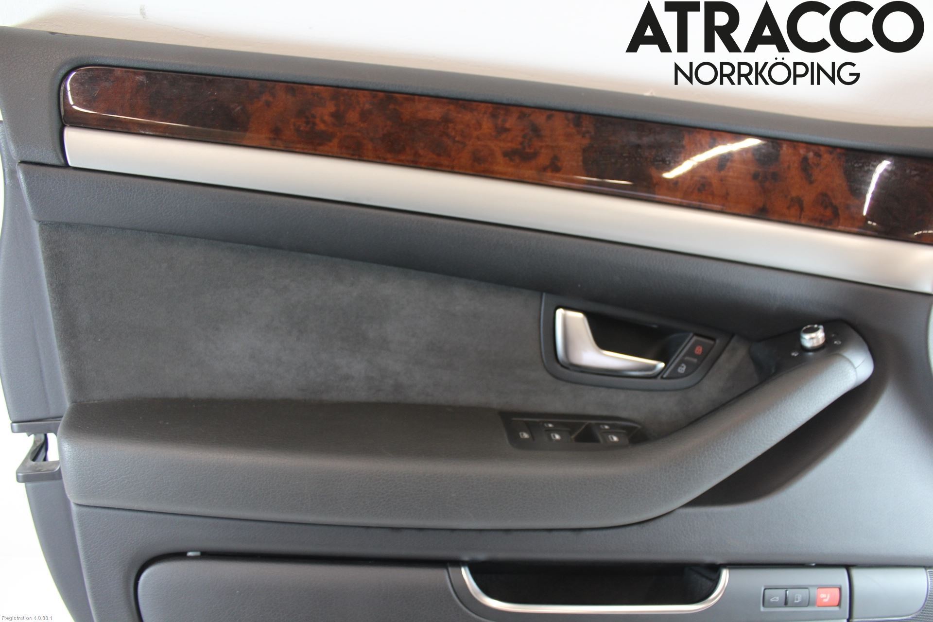 Audi A8/S8 4E  02-09 Dörrklädsel Vä