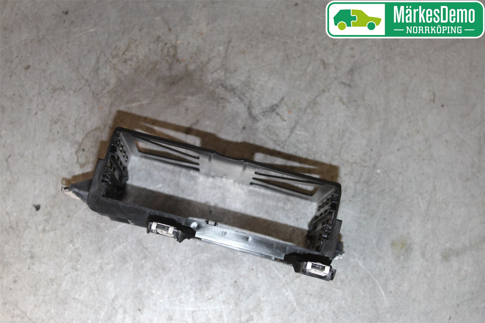 Audi A4/S4 B9 16-19 Instrument-Radio Sarg